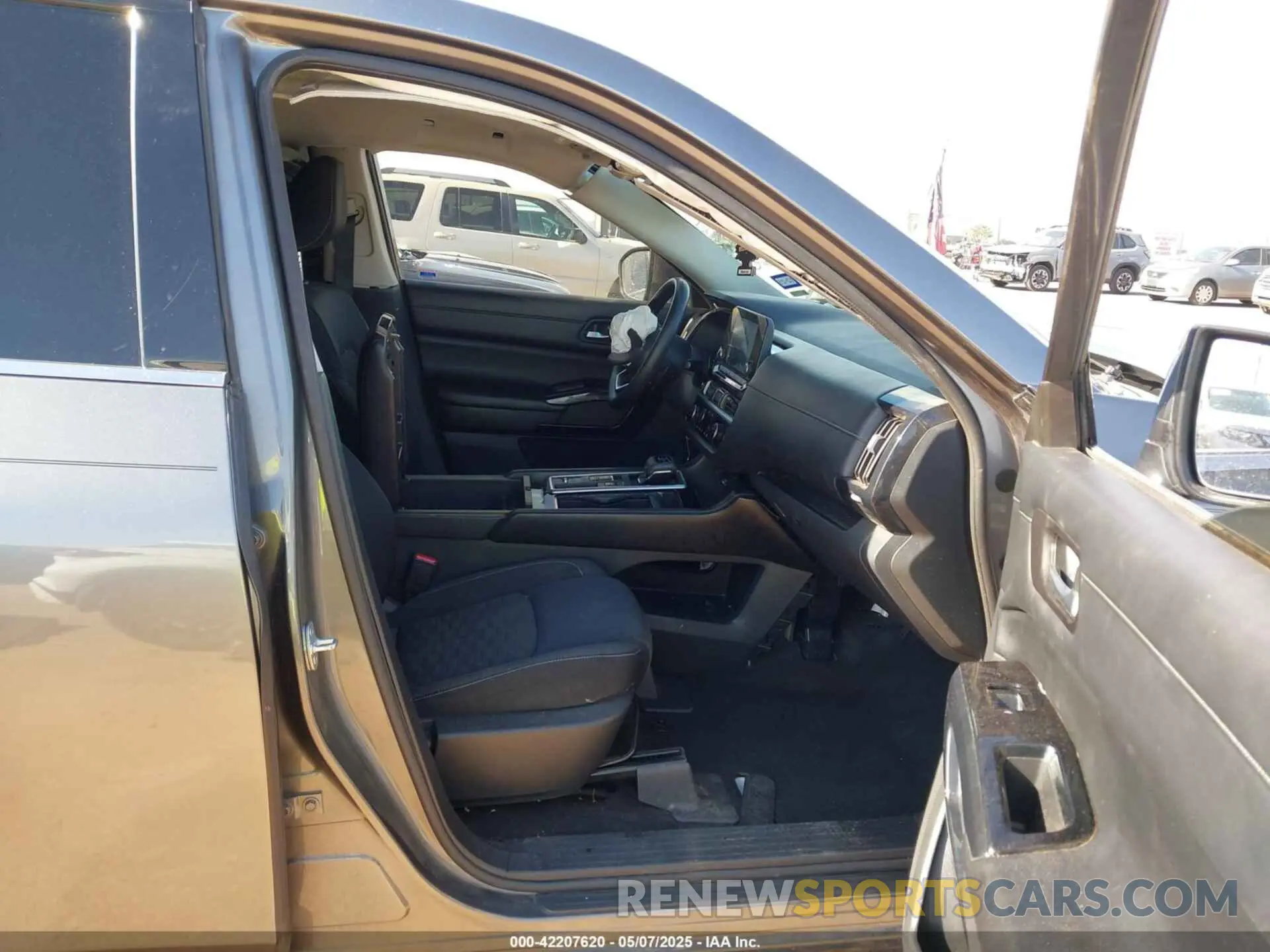 5 Photograph of a damaged car 5N1DR3AAXNC247057 NISSAN PATHFINDER 2022