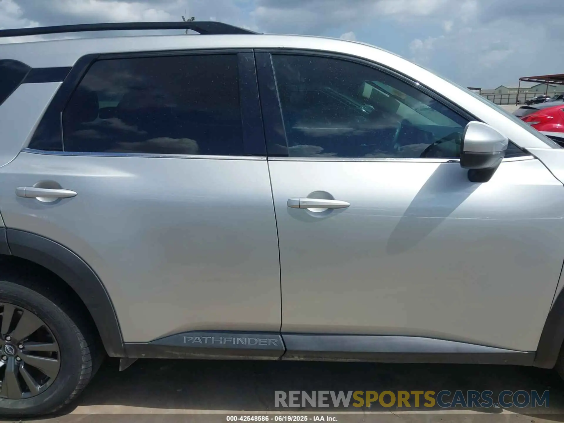 13 Photograph of a damaged car 5N1DR3BA3NC224394 NISSAN PATHFINDER 2022