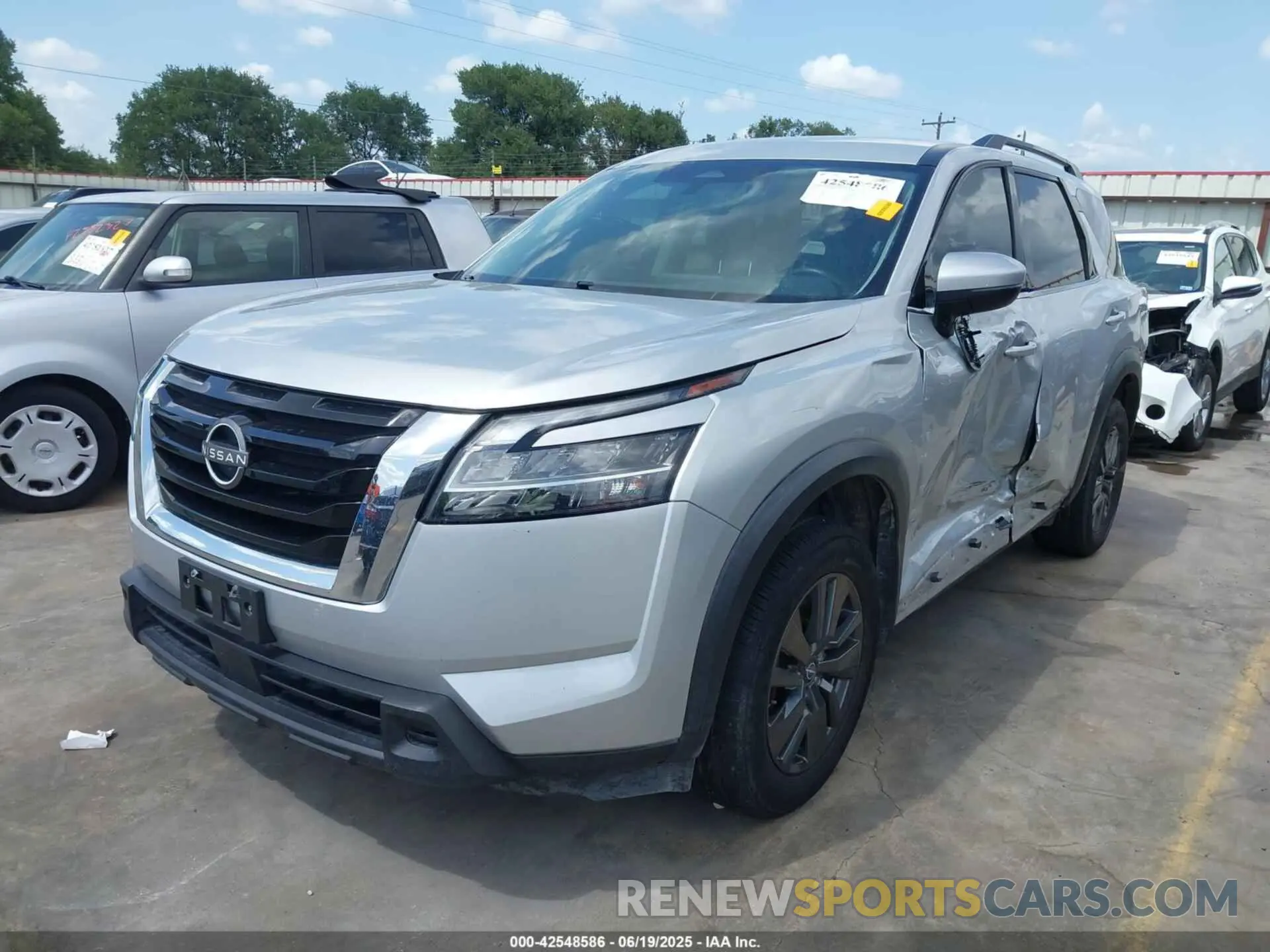 2 Photograph of a damaged car 5N1DR3BA3NC224394 NISSAN PATHFINDER 2022