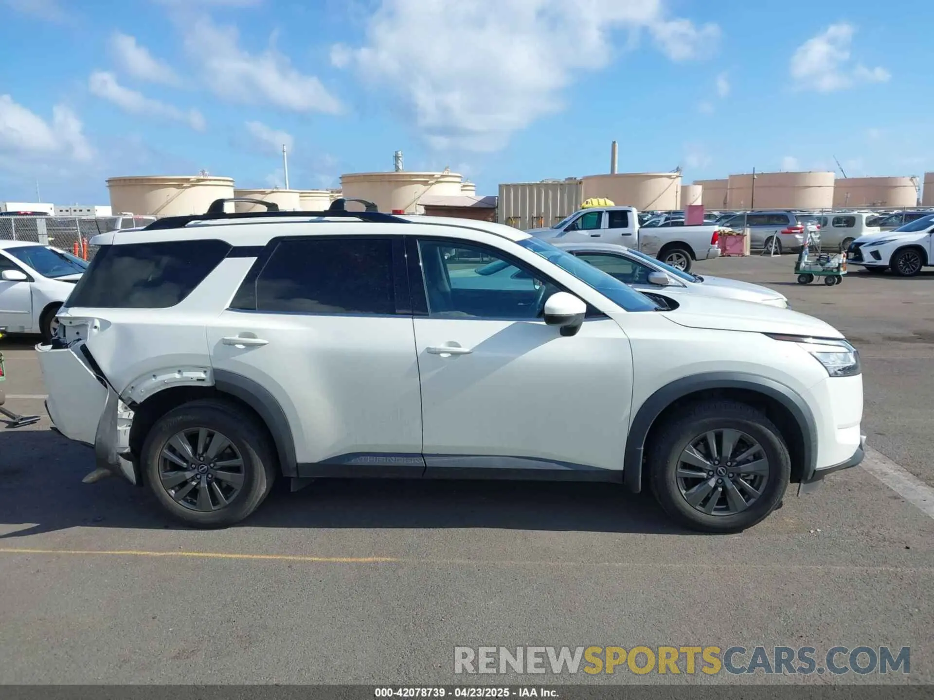 13 Photograph of a damaged car 5N1DR3BA5NC216393 NISSAN PATHFINDER 2022