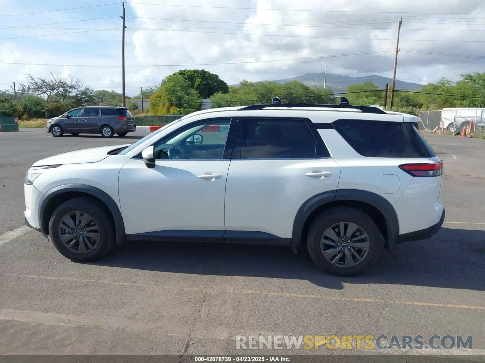 14 Photograph of a damaged car 5N1DR3BA5NC216393 NISSAN PATHFINDER 2022