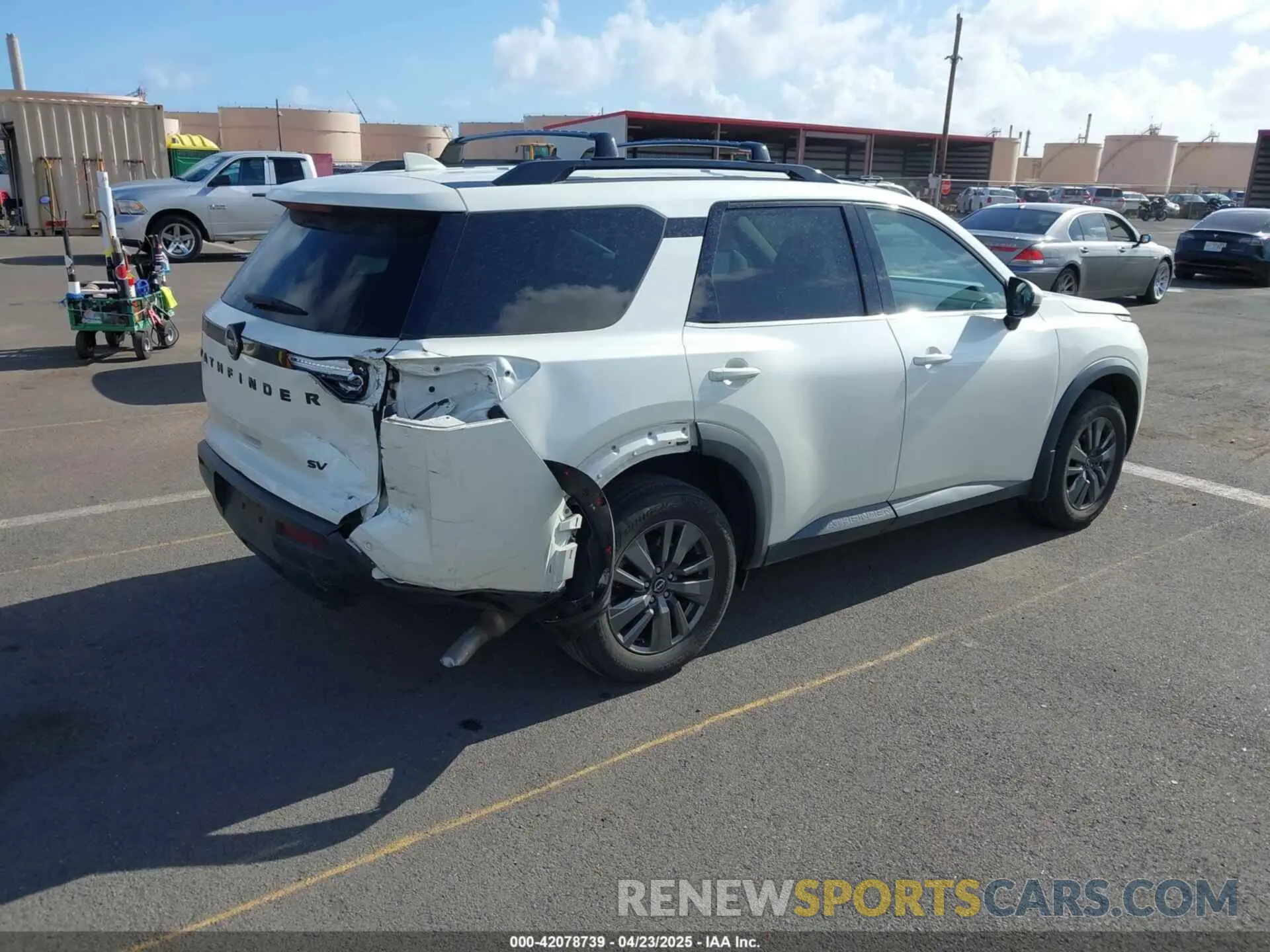 4 Photograph of a damaged car 5N1DR3BA5NC216393 NISSAN PATHFINDER 2022