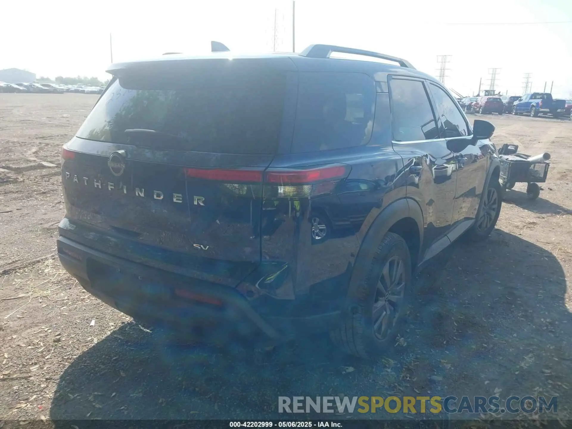 4 Photograph of a damaged car 5N1DR3BA8NC237089 NISSAN PATHFINDER 2022