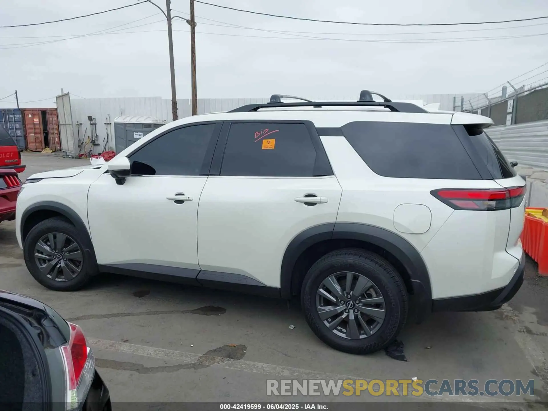 14 Photograph of a damaged car 5N1DR3BA8NC262655 NISSAN PATHFINDER 2022