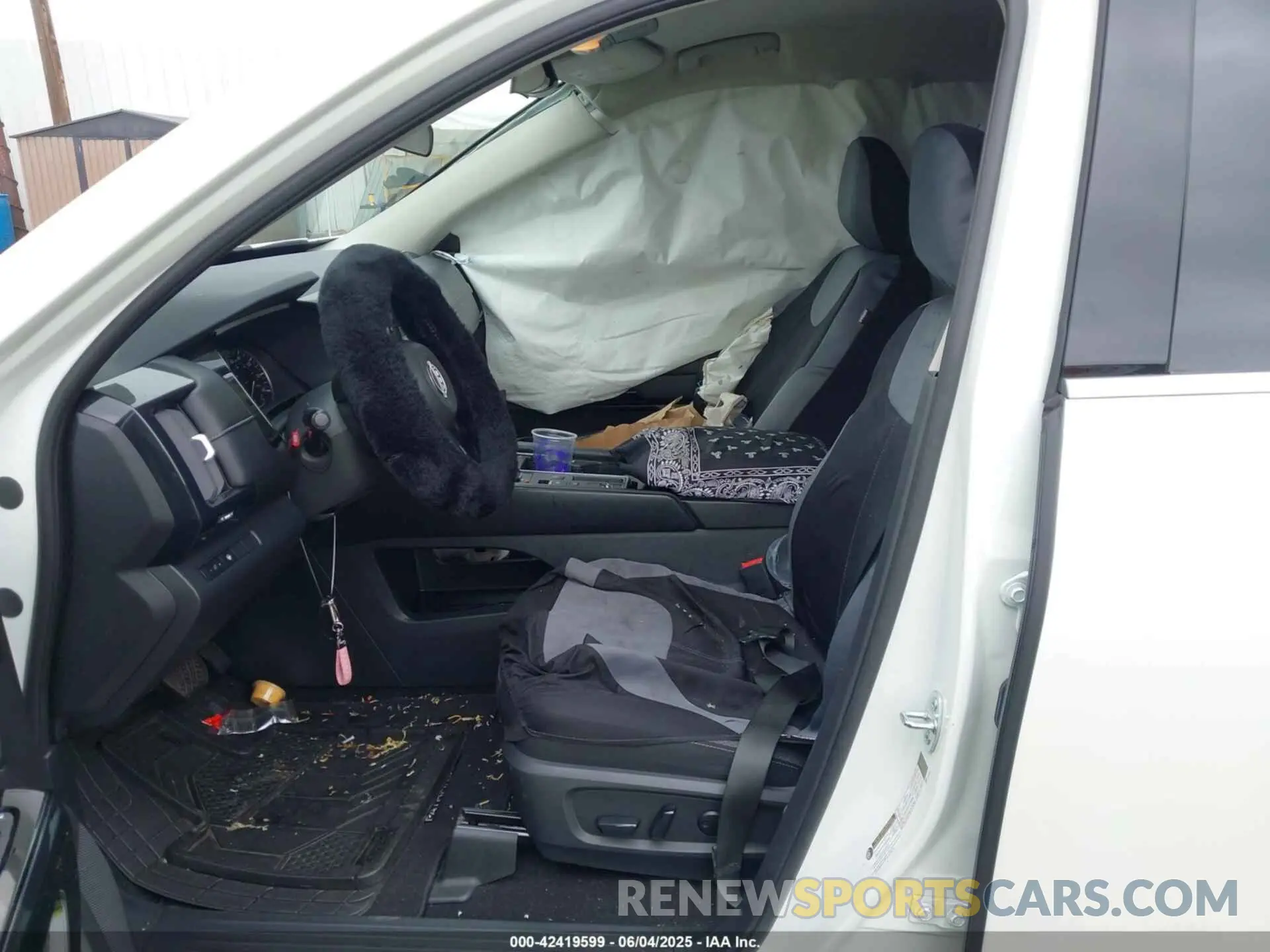 5 Photograph of a damaged car 5N1DR3BA8NC262655 NISSAN PATHFINDER 2022