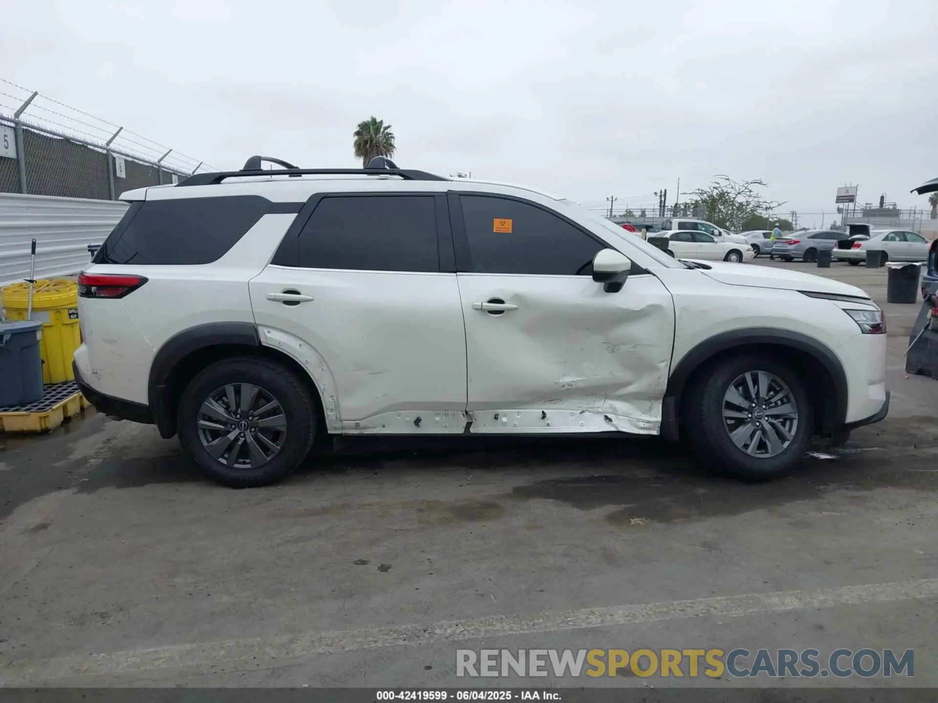 6 Photograph of a damaged car 5N1DR3BA8NC262655 NISSAN PATHFINDER 2022