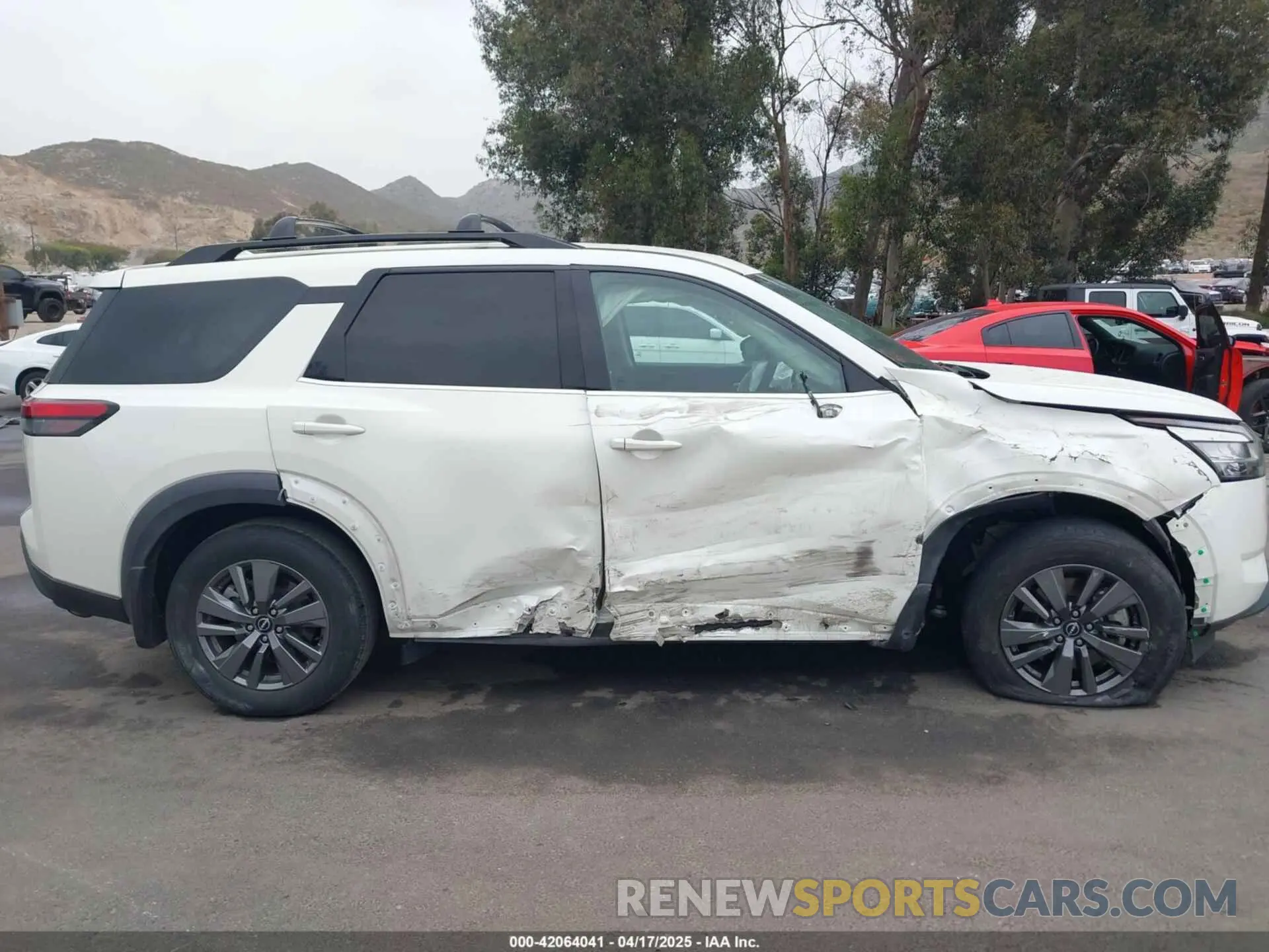 12 Photograph of a damaged car 5N1DR3BA9NC256170 NISSAN PATHFINDER 2022