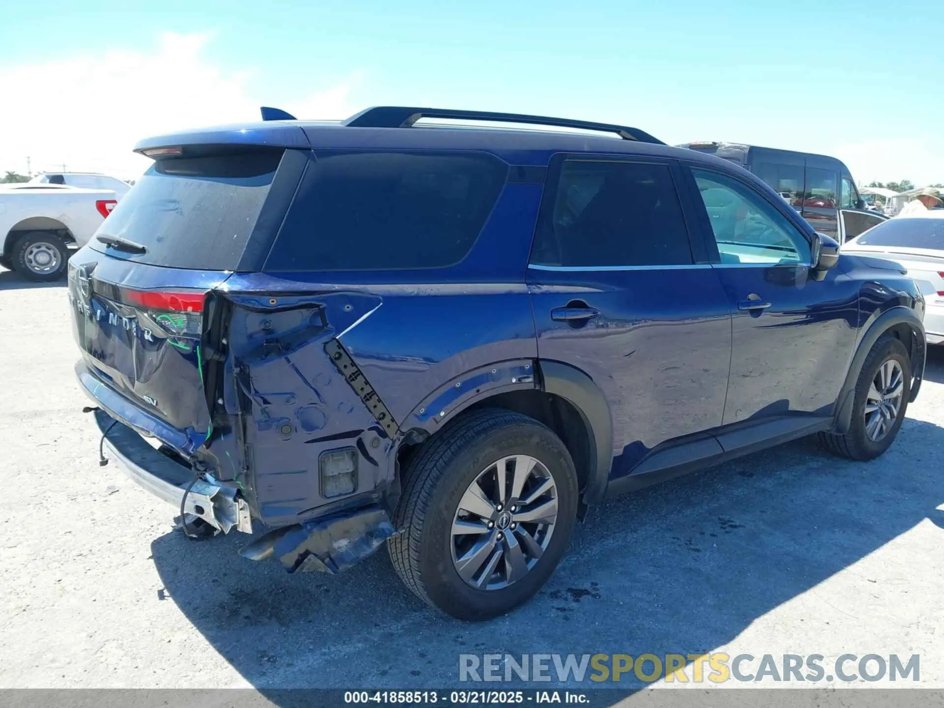 18 Photograph of a damaged car 5N1DR3BAXNC239233 NISSAN PATHFINDER 2022
