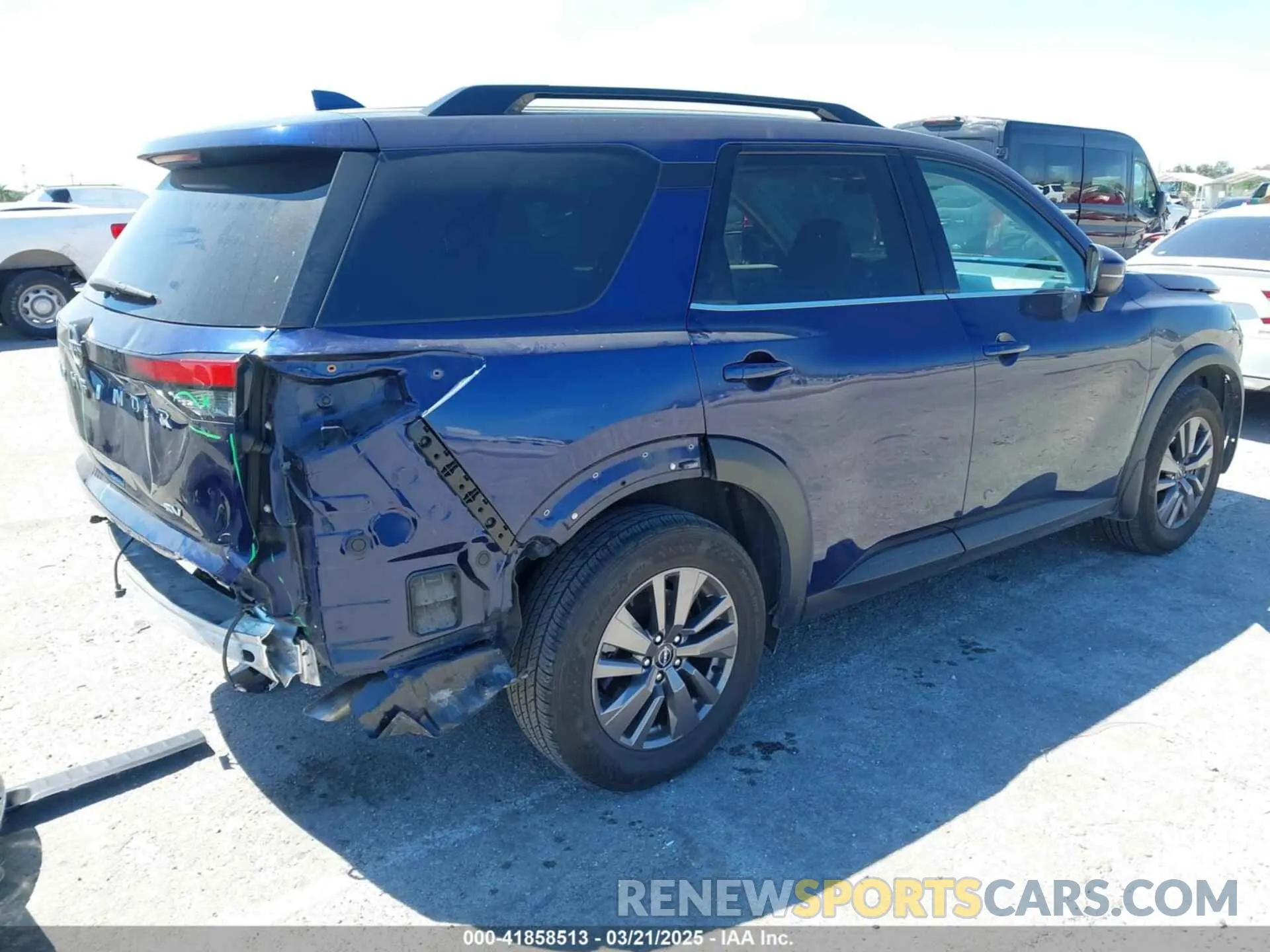 4 Photograph of a damaged car 5N1DR3BAXNC239233 NISSAN PATHFINDER 2022