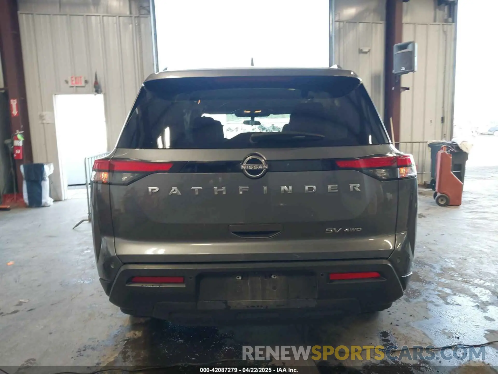 17 Photograph of a damaged car 5N1DR3BC3NC213705 NISSAN PATHFINDER 2022