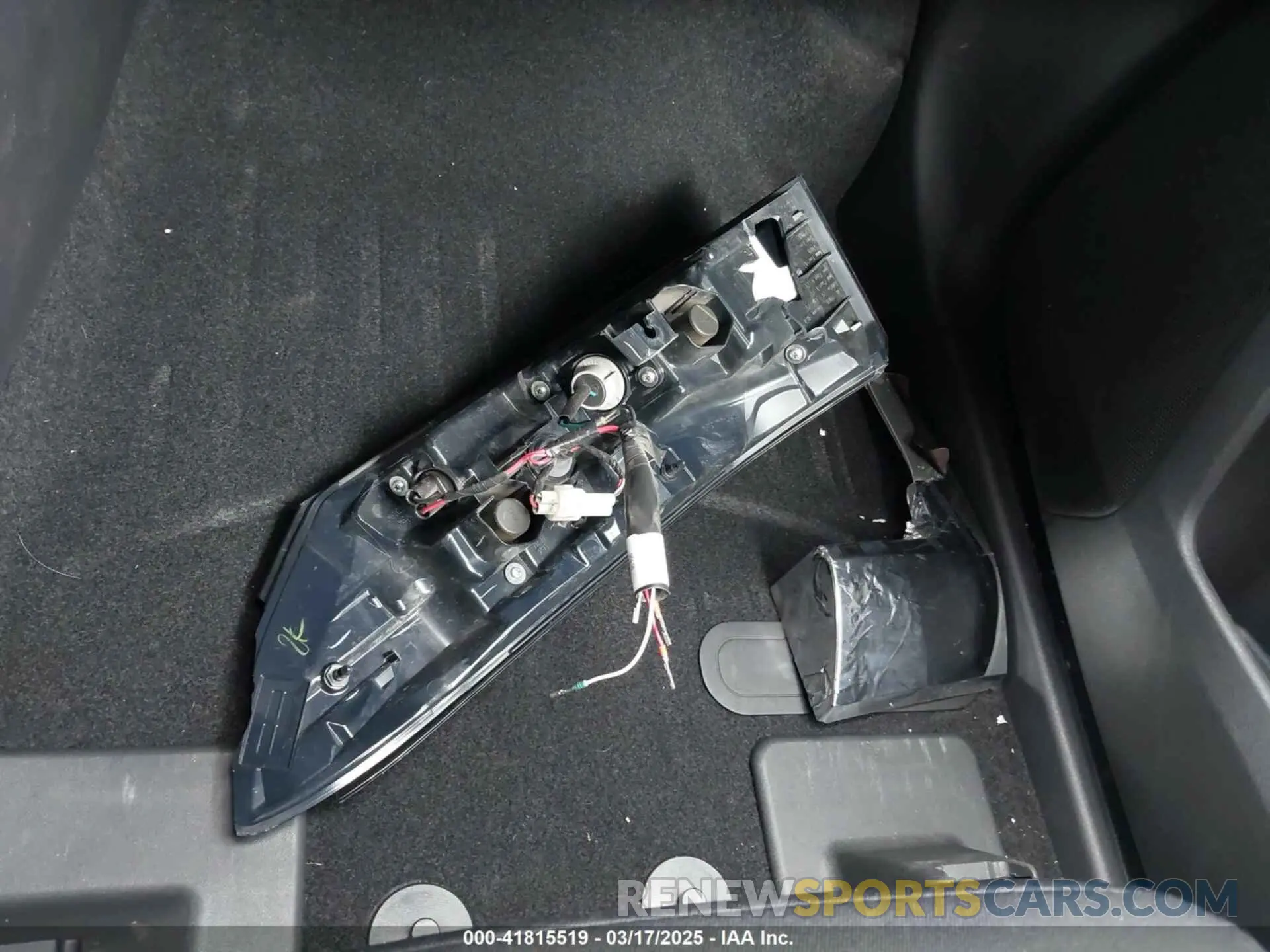 12 Photograph of a damaged car 5N1DR3BC5NC256913 NISSAN PATHFINDER 2022