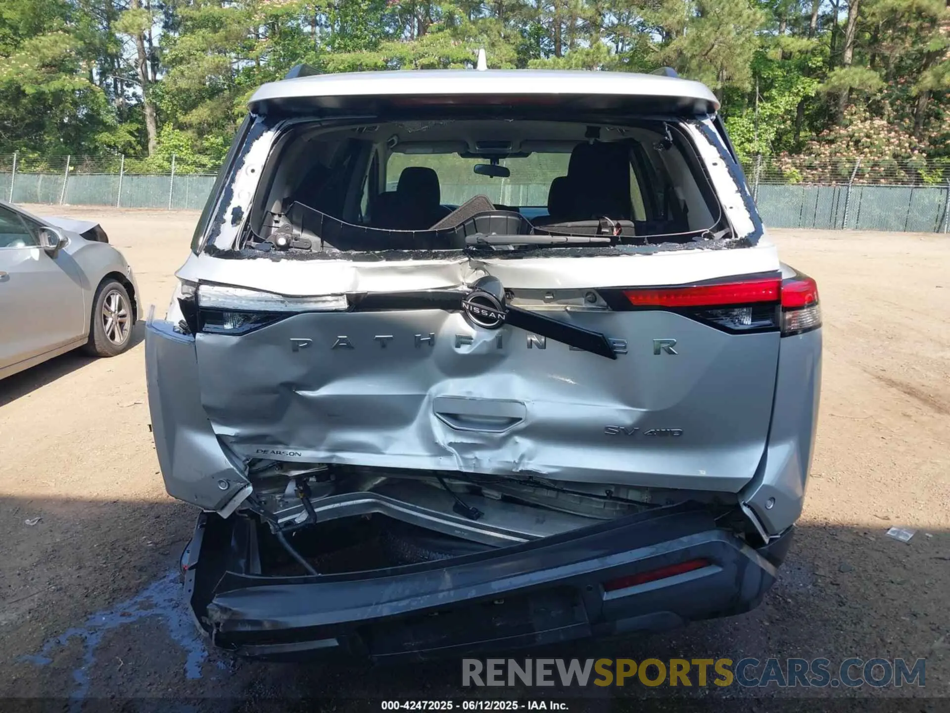 17 Photograph of a damaged car 5N1DR3BC6NC251204 NISSAN PATHFINDER 2022