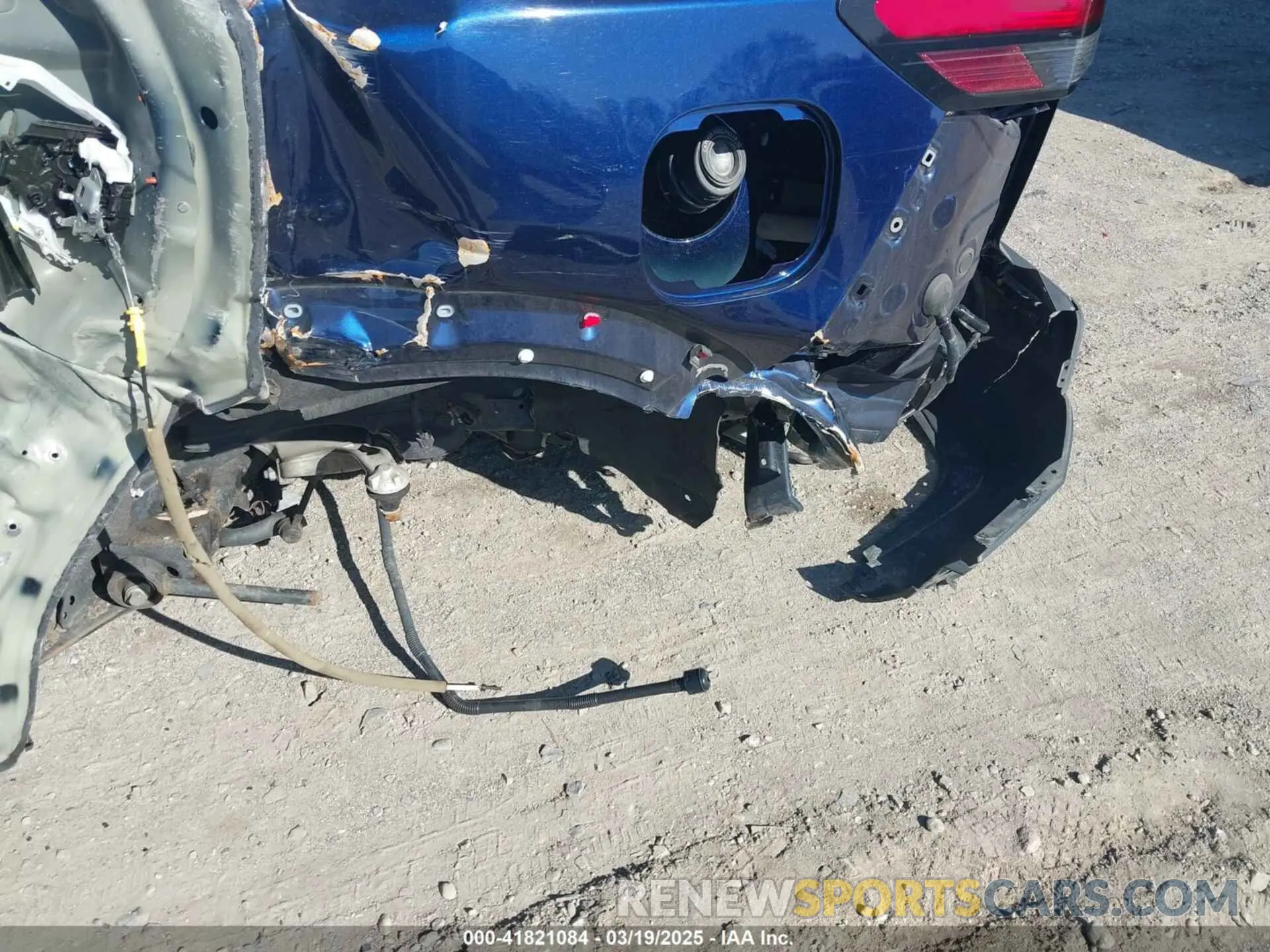 17 Photograph of a damaged car 5N1DR3BC8NC217216 NISSAN PATHFINDER 2022