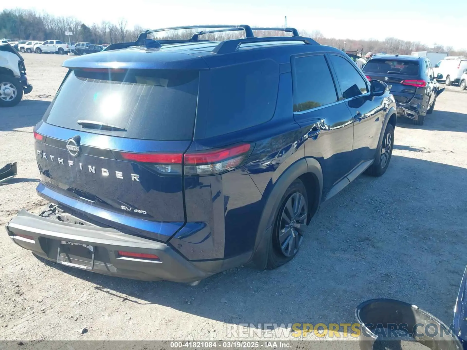4 Photograph of a damaged car 5N1DR3BC8NC217216 NISSAN PATHFINDER 2022