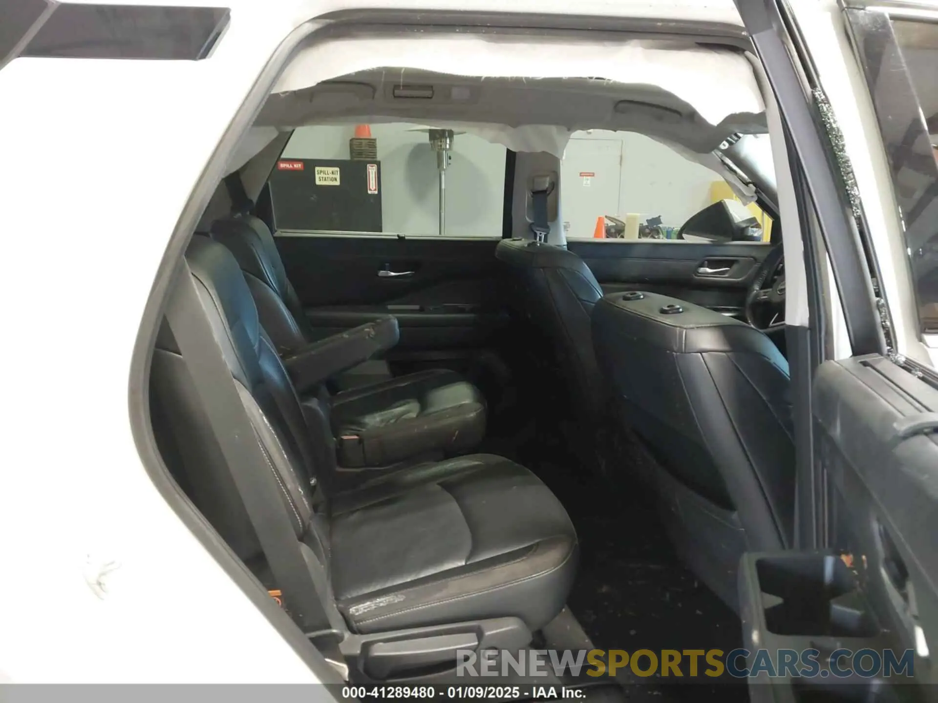 8 Photograph of a damaged car 5N1DR3CB3NC257192 NISSAN PATHFINDER 2022