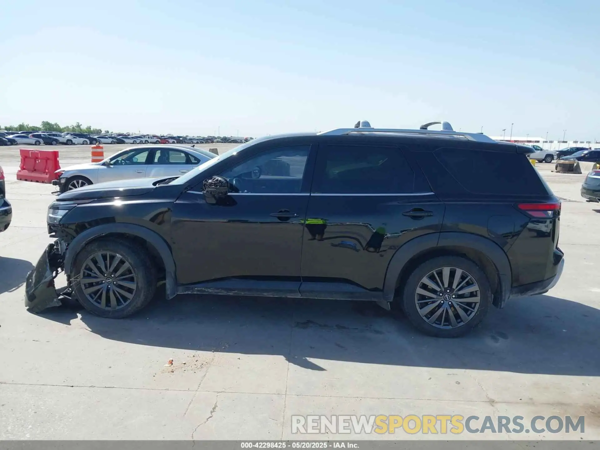 14 Photograph of a damaged car 5N1DR3CB7NC211557 NISSAN PATHFINDER 2022