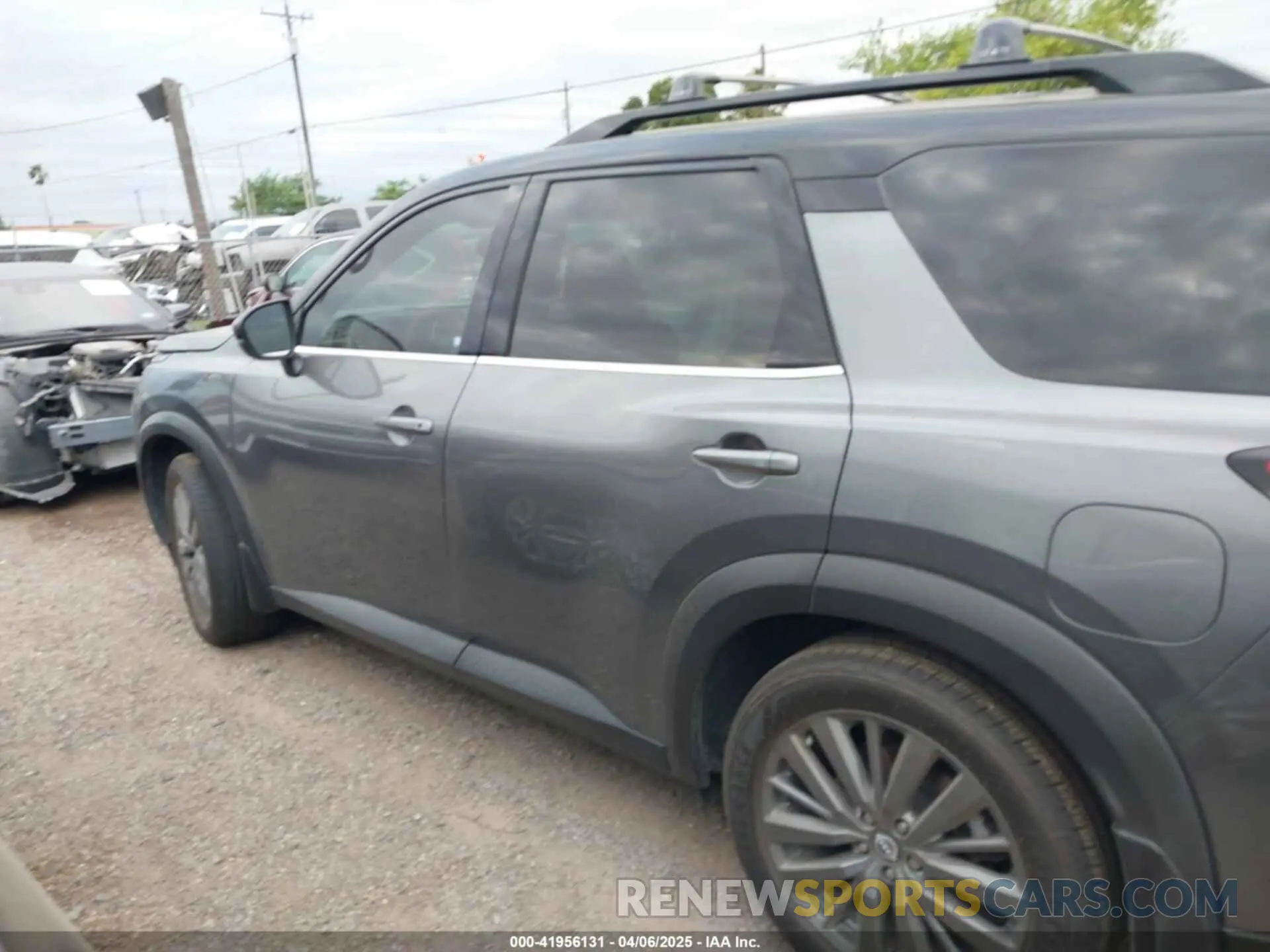 14 Photograph of a damaged car 5N1DR3CB8NC232370 NISSAN PATHFINDER 2022