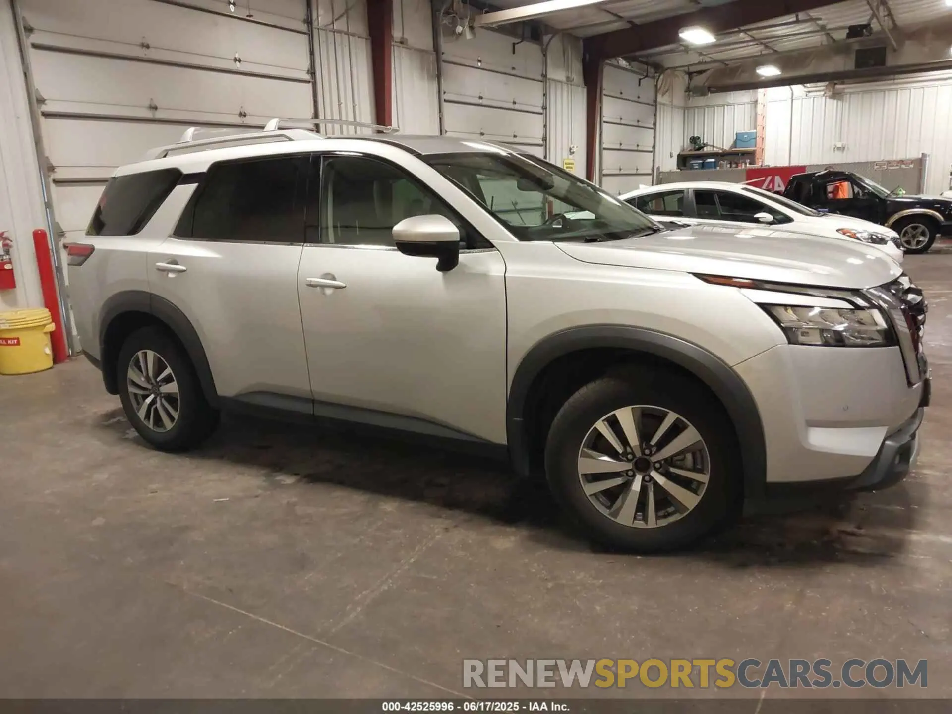 13 Photograph of a damaged car 5N1DR3CC0NC271821 NISSAN PATHFINDER 2022
