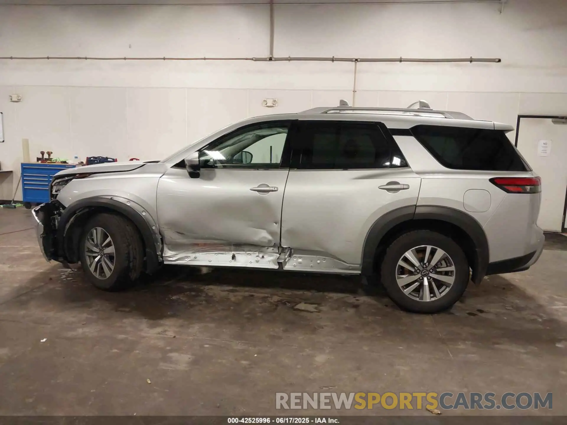 14 Photograph of a damaged car 5N1DR3CC0NC271821 NISSAN PATHFINDER 2022