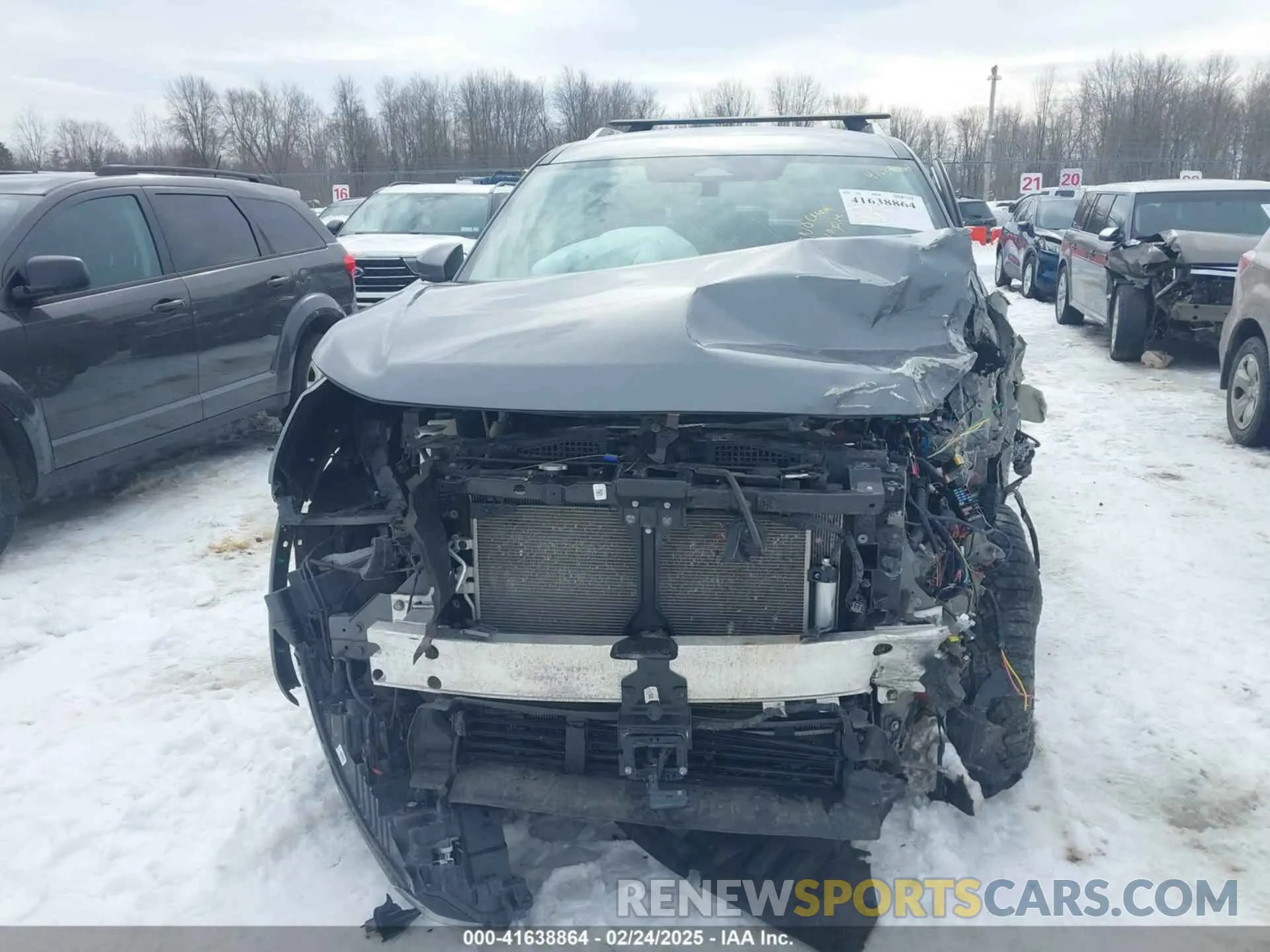 13 Photograph of a damaged car 5N1DR3CC1NC264876 NISSAN PATHFINDER 2022