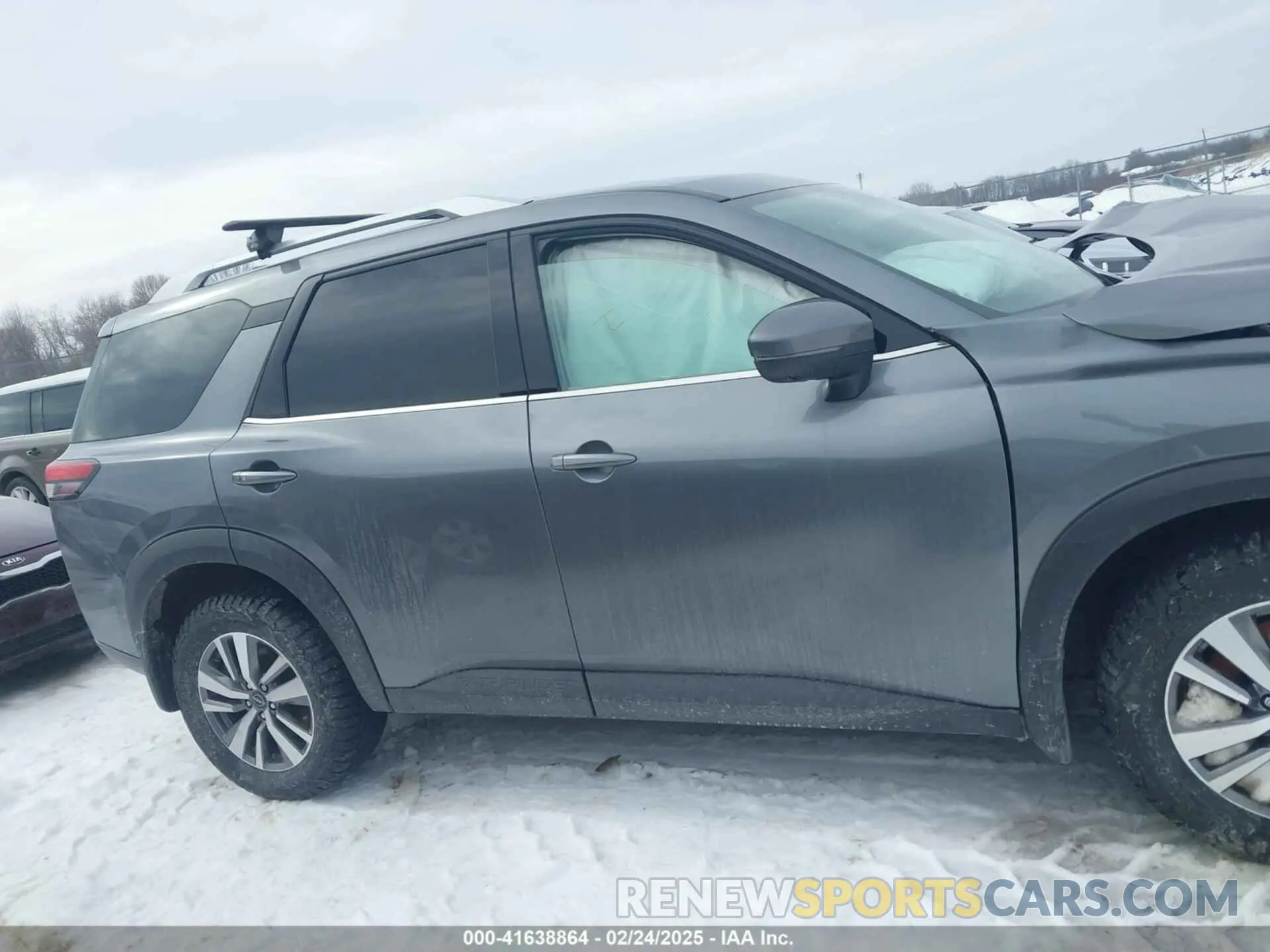 14 Photograph of a damaged car 5N1DR3CC1NC264876 NISSAN PATHFINDER 2022