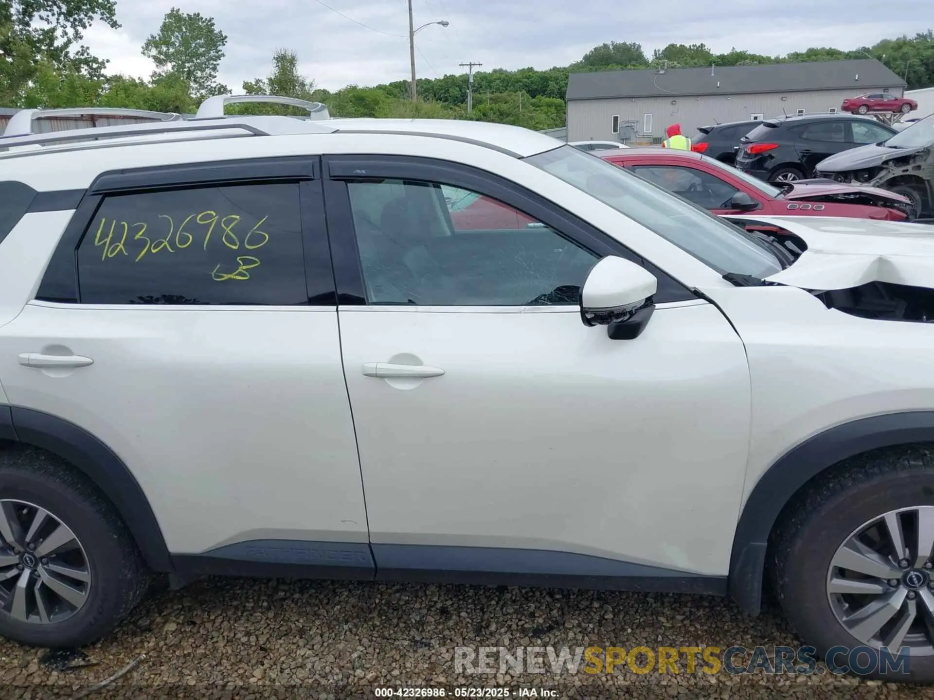 13 Photograph of a damaged car 5N1DR3CC2NC260545 NISSAN PATHFINDER 2022