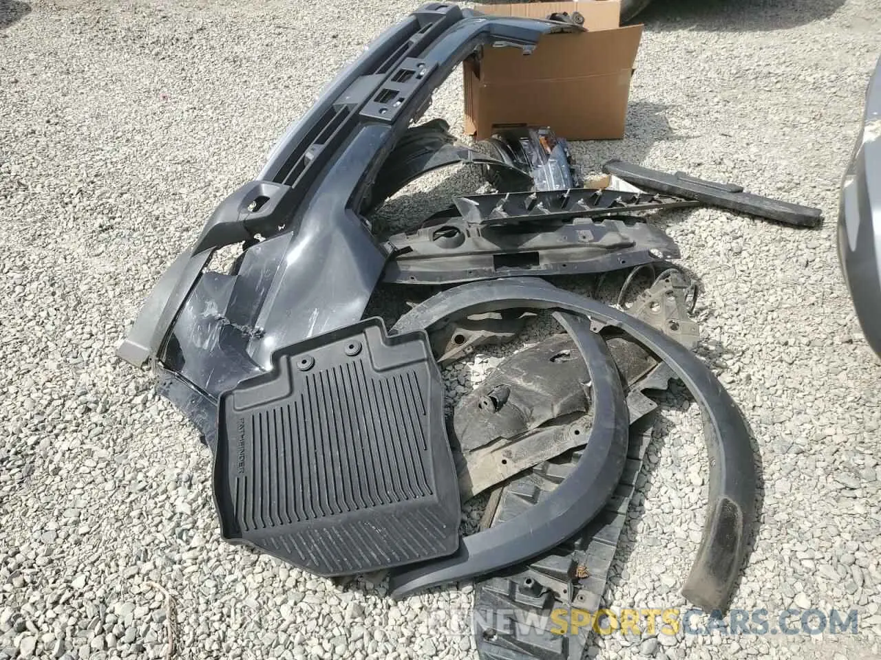 13 Photograph of a damaged car 5N1DR3CC2NC265826 NISSAN PATHFINDER 2022