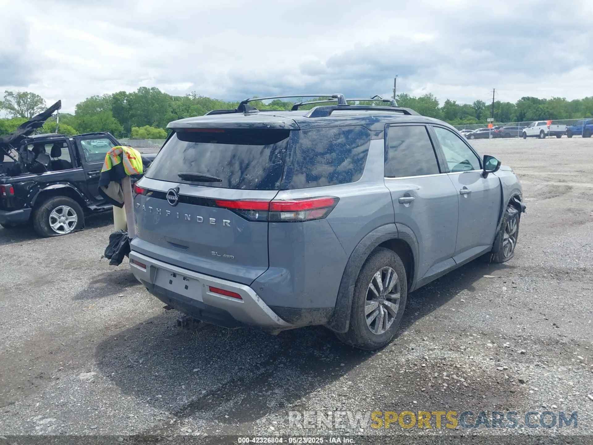 4 Photograph of a damaged car 5N1DR3CC3NC205313 NISSAN PATHFINDER 2022