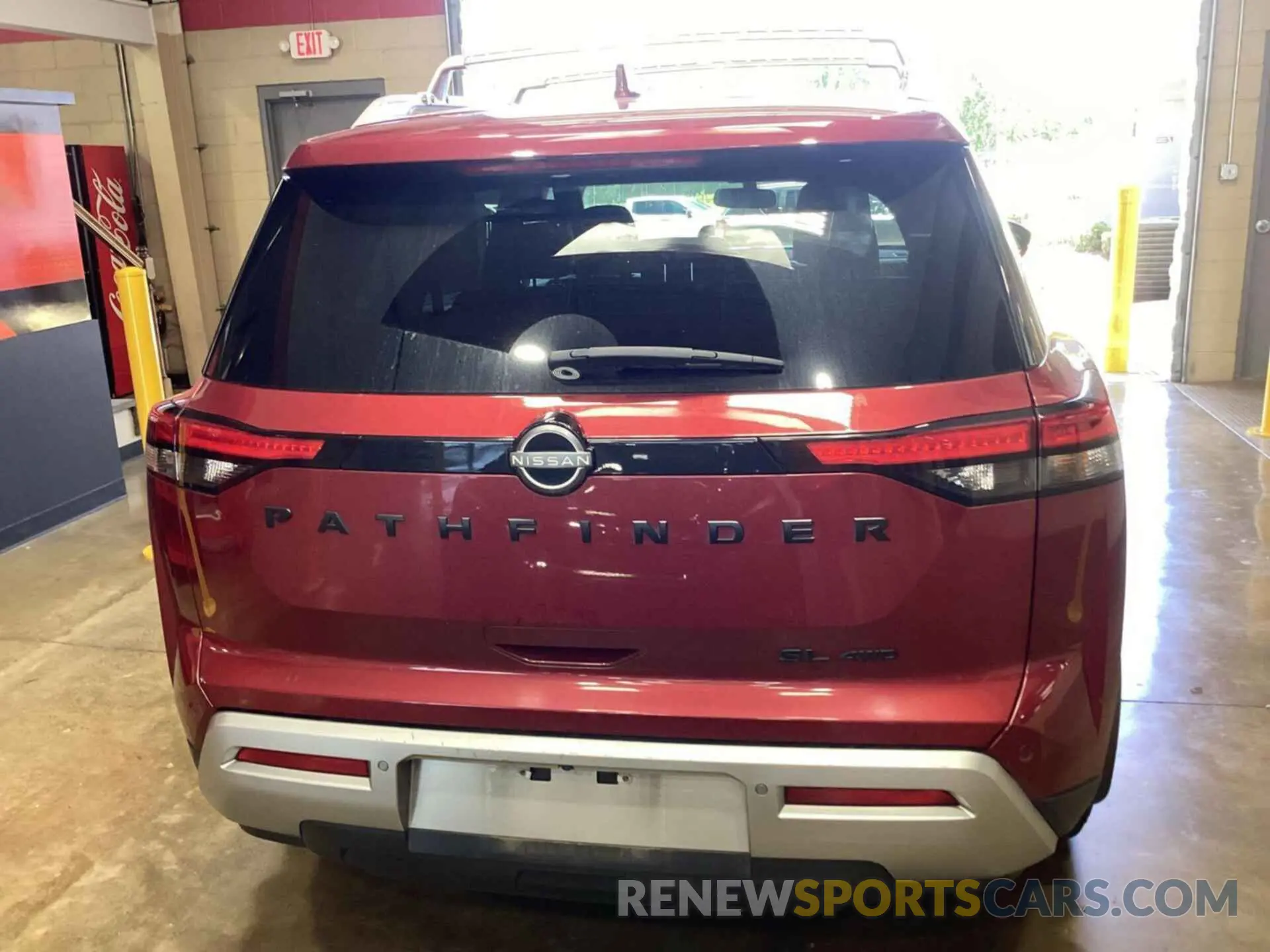 11 Photograph of a damaged car 5N1DR3CC3NC264703 NISSAN PATHFINDER 2022