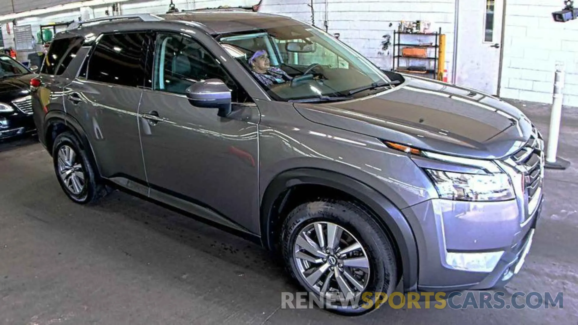 9 Photograph of a damaged car 5N1DR3CCXNC249938 NISSAN PATHFINDER 2022