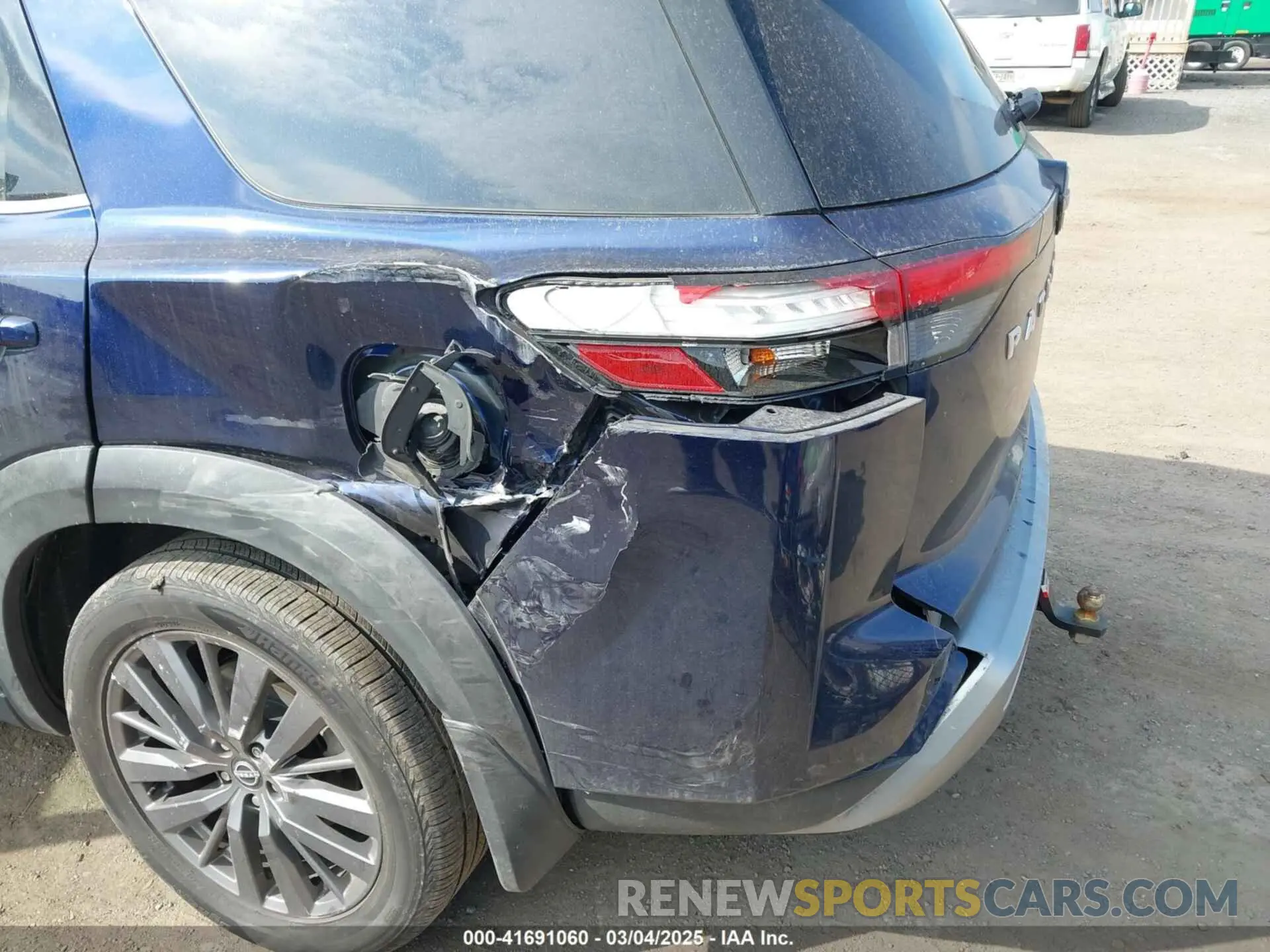 19 Photograph of a damaged car 5N1DR3CD1NC219638 NISSAN PATHFINDER 2022