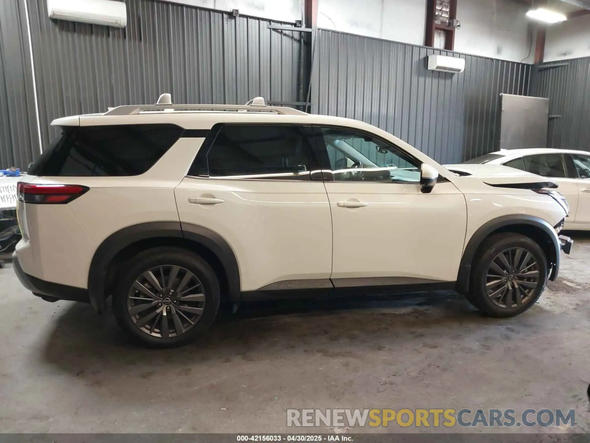 14 Photograph of a damaged car 5N1DR3CD1NC253112 NISSAN PATHFINDER 2022