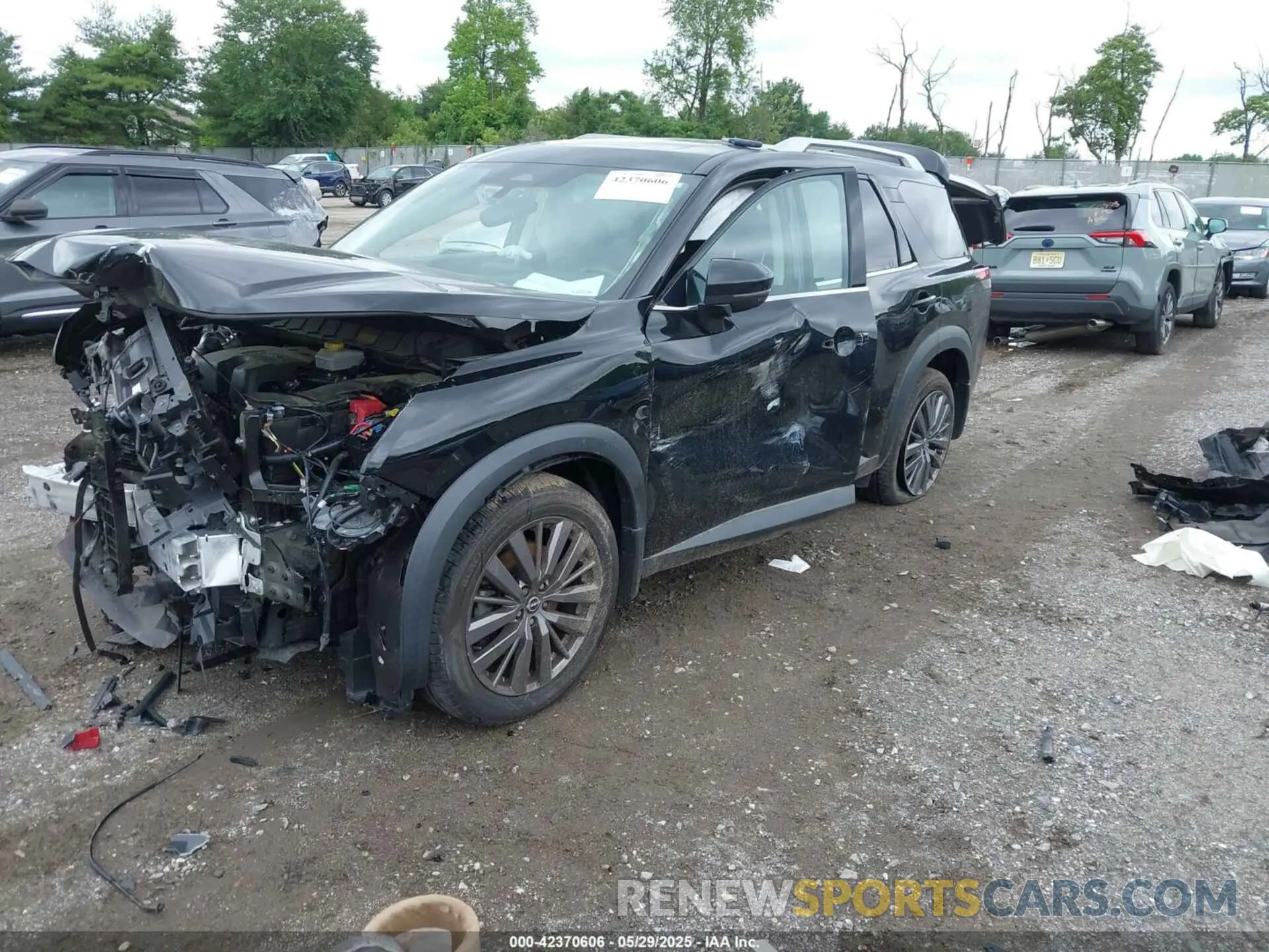 2 Photograph of a damaged car 5N1DR3CE2NC225098 NISSAN PATHFINDER 2022