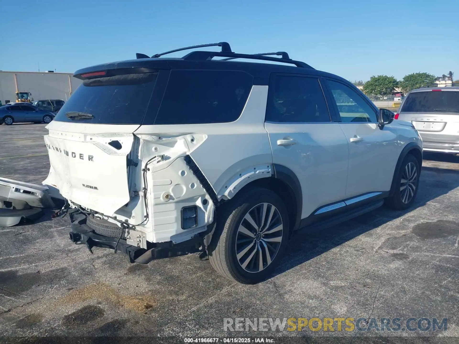 4 Photograph of a damaged car 5N1DR3DG2NC248445 NISSAN PATHFINDER 2022