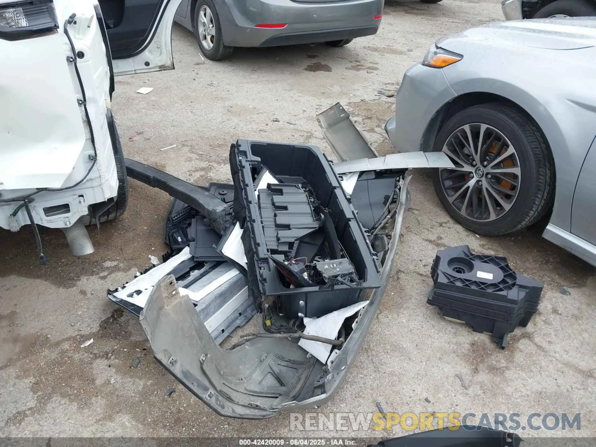 12 Photograph of a damaged car 5N1DR3DG7NC269310 NISSAN PATHFINDER 2022