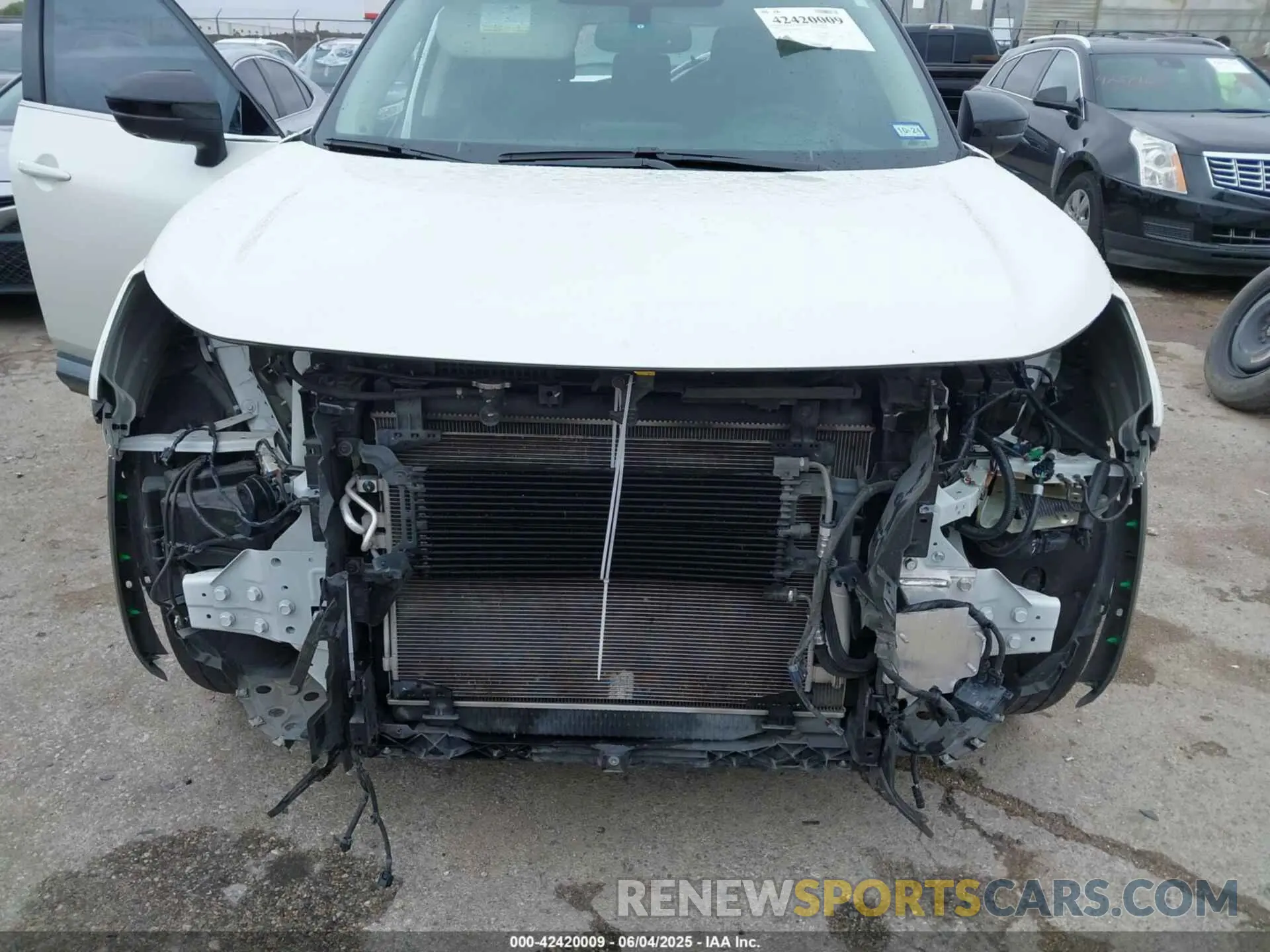 13 Photograph of a damaged car 5N1DR3DG7NC269310 NISSAN PATHFINDER 2022