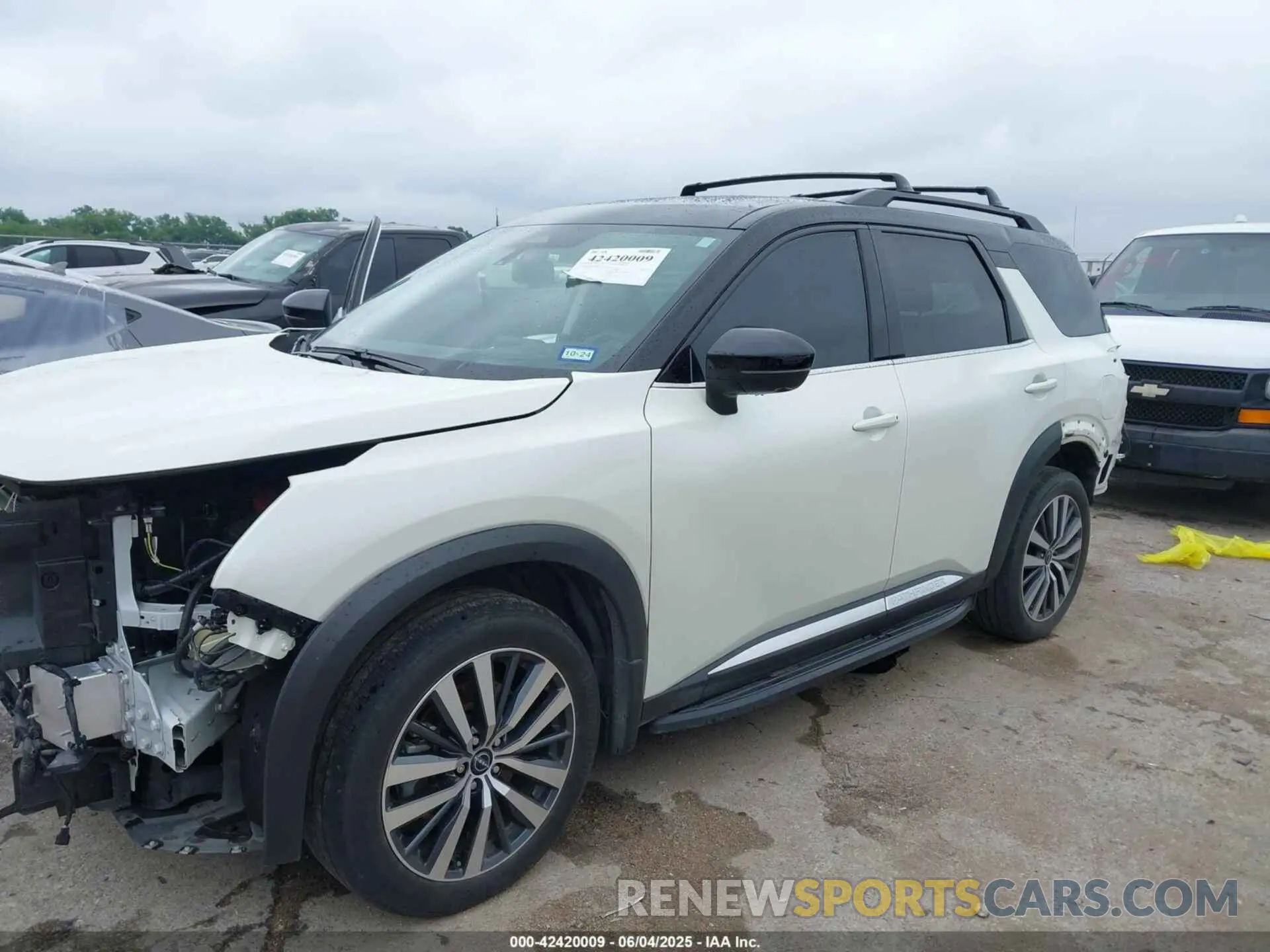 2 Photograph of a damaged car 5N1DR3DG7NC269310 NISSAN PATHFINDER 2022