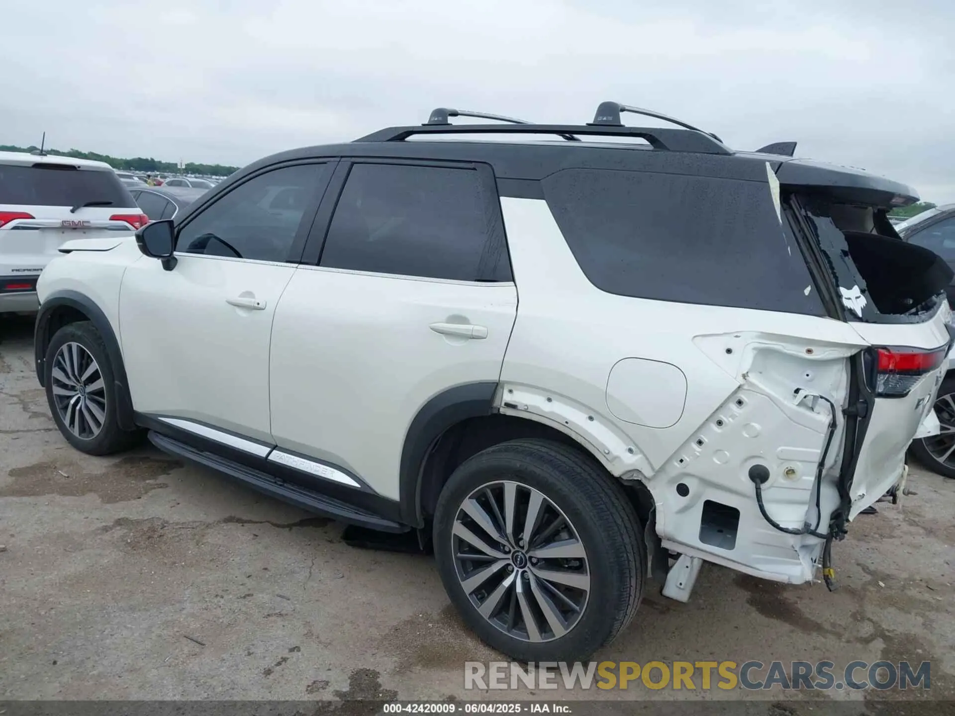 3 Photograph of a damaged car 5N1DR3DG7NC269310 NISSAN PATHFINDER 2022