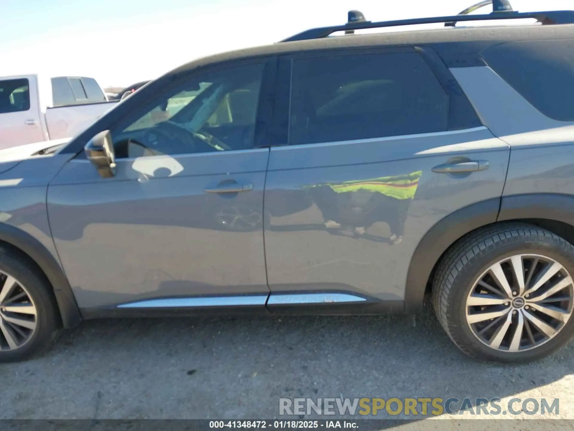 13 Photograph of a damaged car 5N1DR3DH7NC201260 NISSAN PATHFINDER 2022