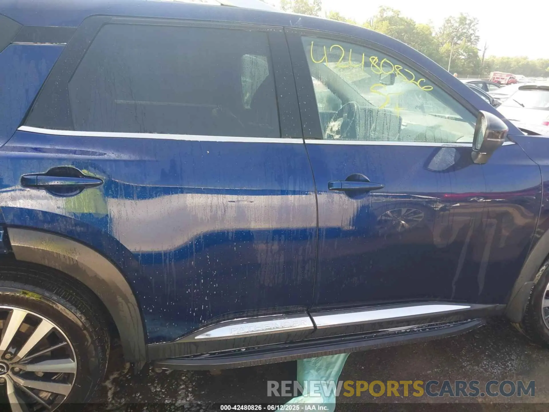 14 Photograph of a damaged car 5N1DR3DK3NC246014 NISSAN PATHFINDER 2022