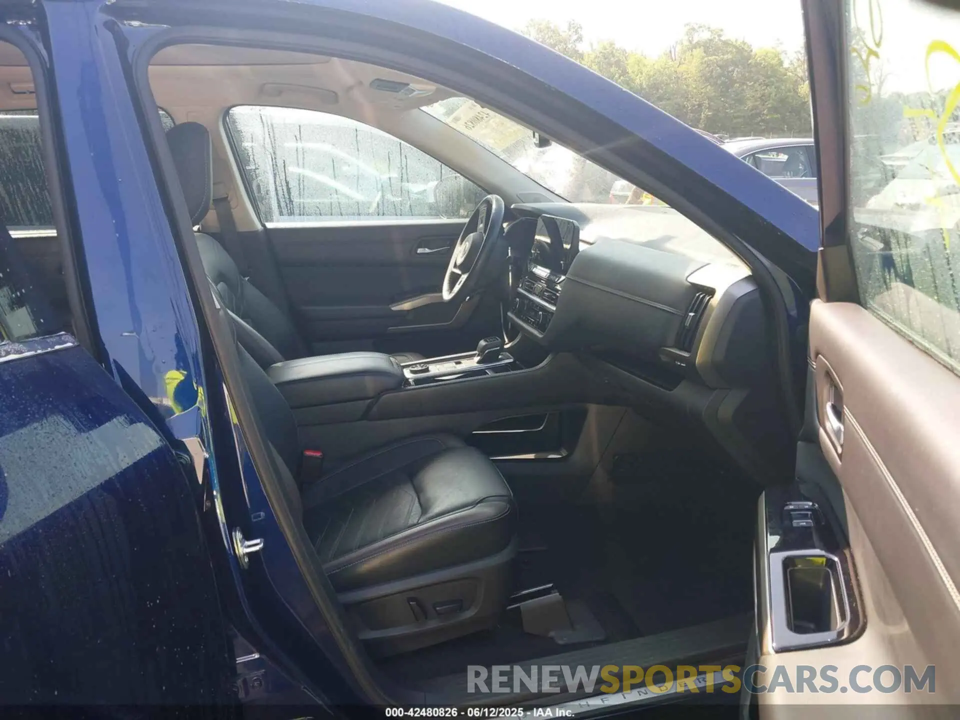 5 Photograph of a damaged car 5N1DR3DK3NC246014 NISSAN PATHFINDER 2022