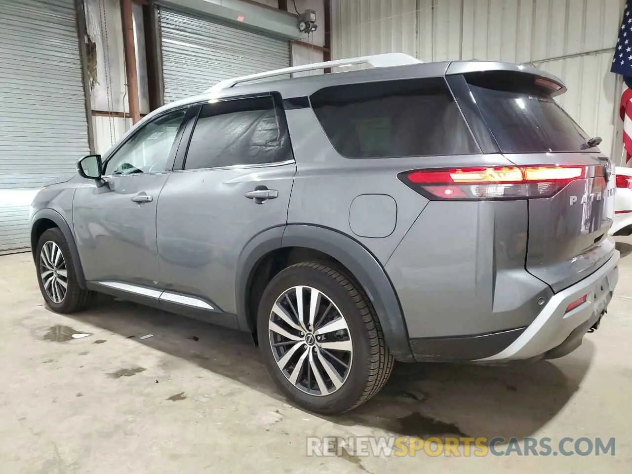 2 Photograph of a damaged car 5N1DR3DK9NC232358 NISSAN PATHFINDER 2022