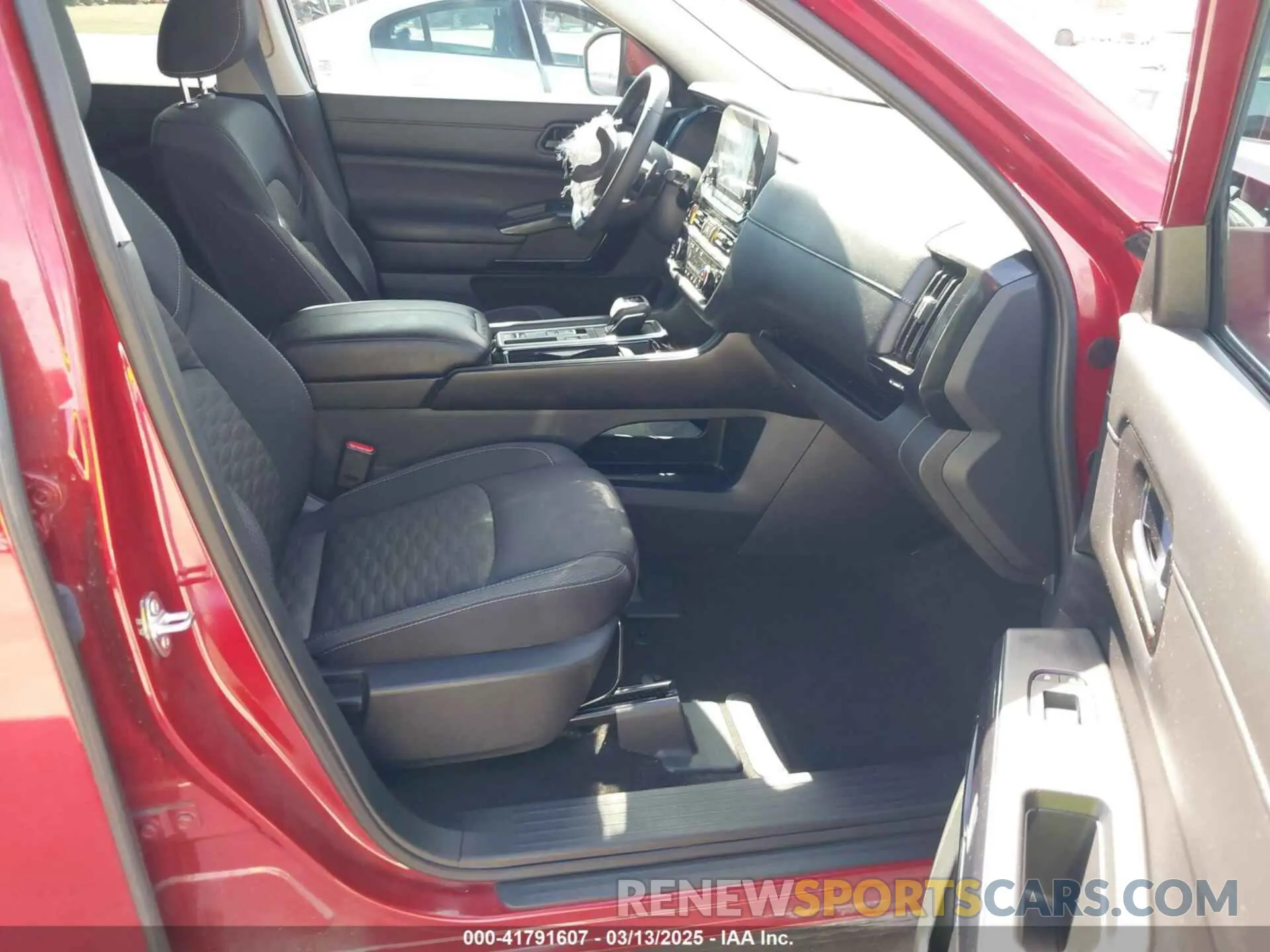 5 Photograph of a damaged car 5N1DR3BA9PC271609 NISSAN PATHFINDER 2023