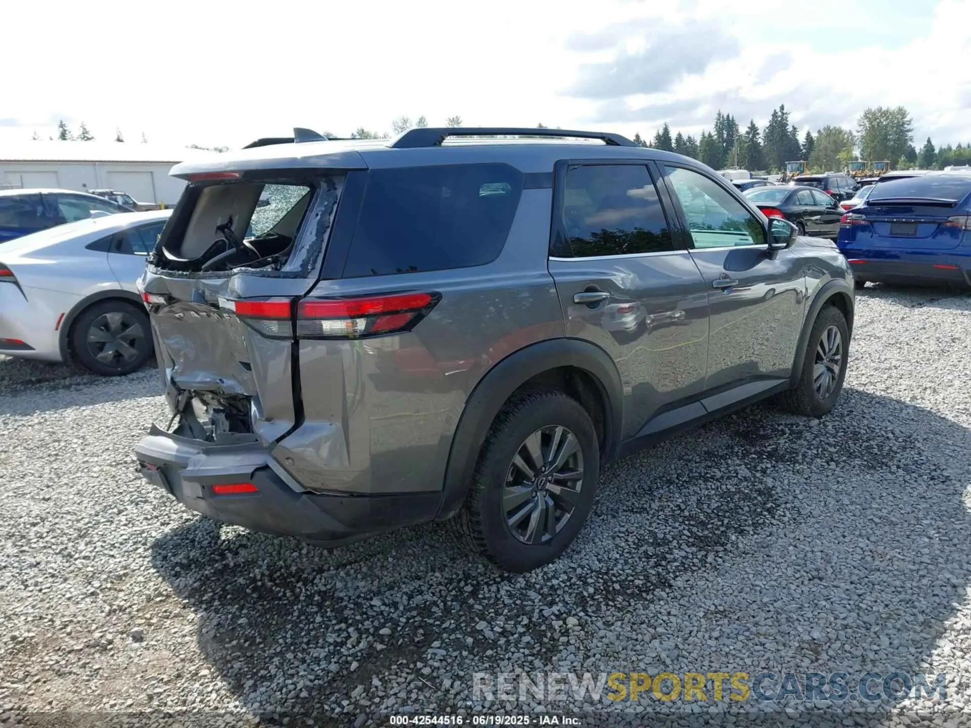 4 Photograph of a damaged car 5N1DR3BC4PC246201 NISSAN PATHFINDER 2023
