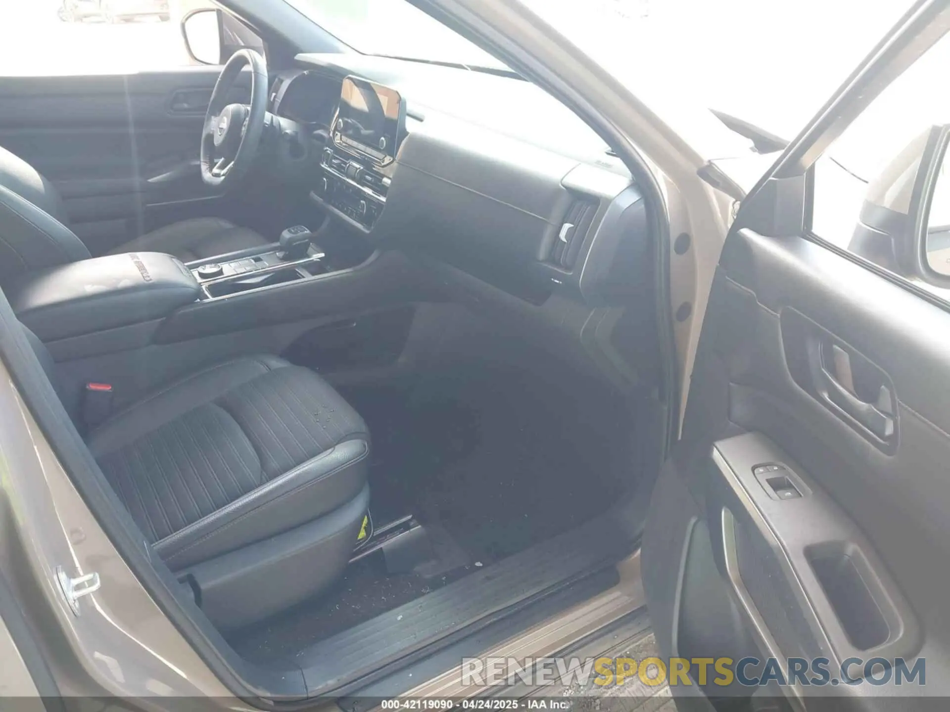 5 Photograph of a damaged car 5N1DR3BD1PC228800 NISSAN PATHFINDER 2023