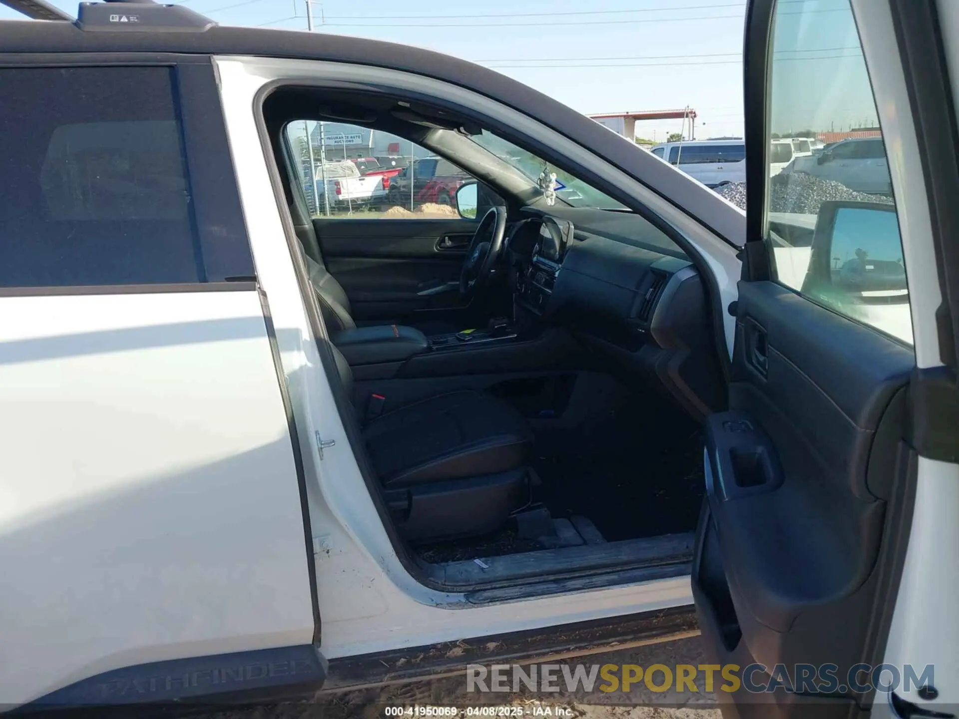 5 Photograph of a damaged car 5N1DR3BD6PC254342 NISSAN PATHFINDER 2023