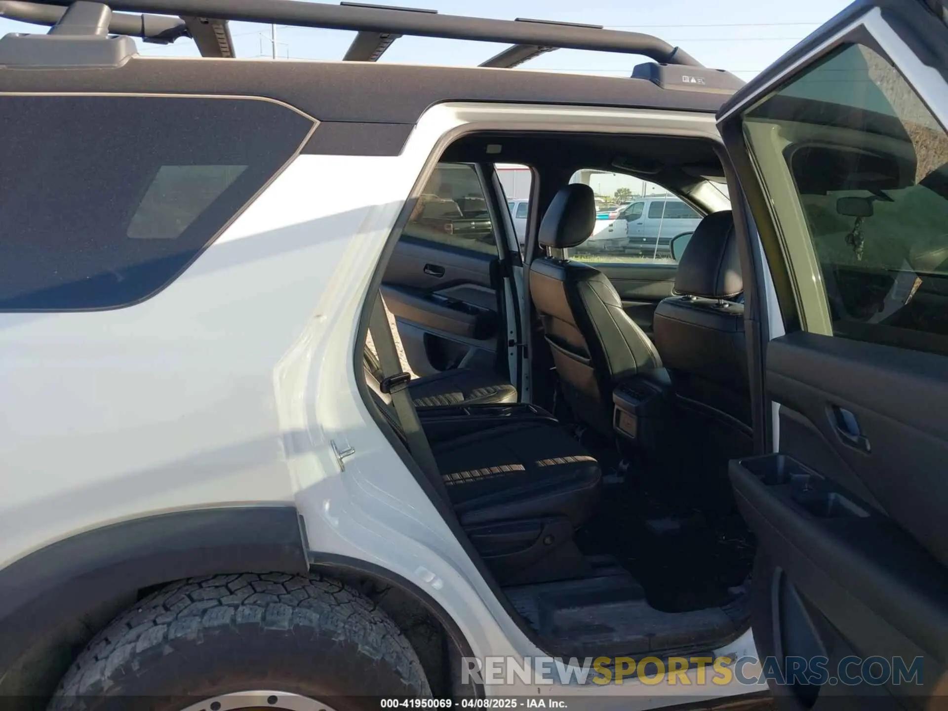 8 Photograph of a damaged car 5N1DR3BD6PC254342 NISSAN PATHFINDER 2023