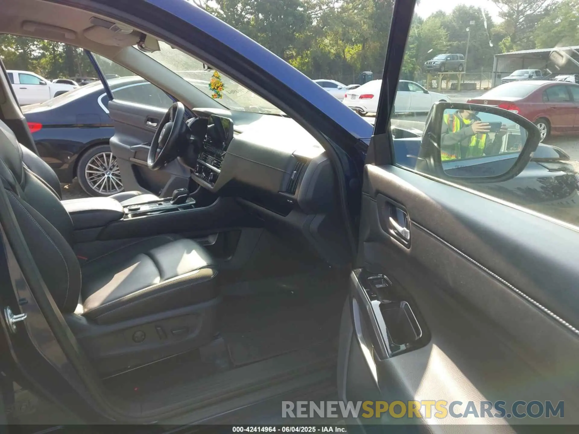 5 Photograph of a damaged car 5N1DR3CC5PC236985 NISSAN PATHFINDER 2023