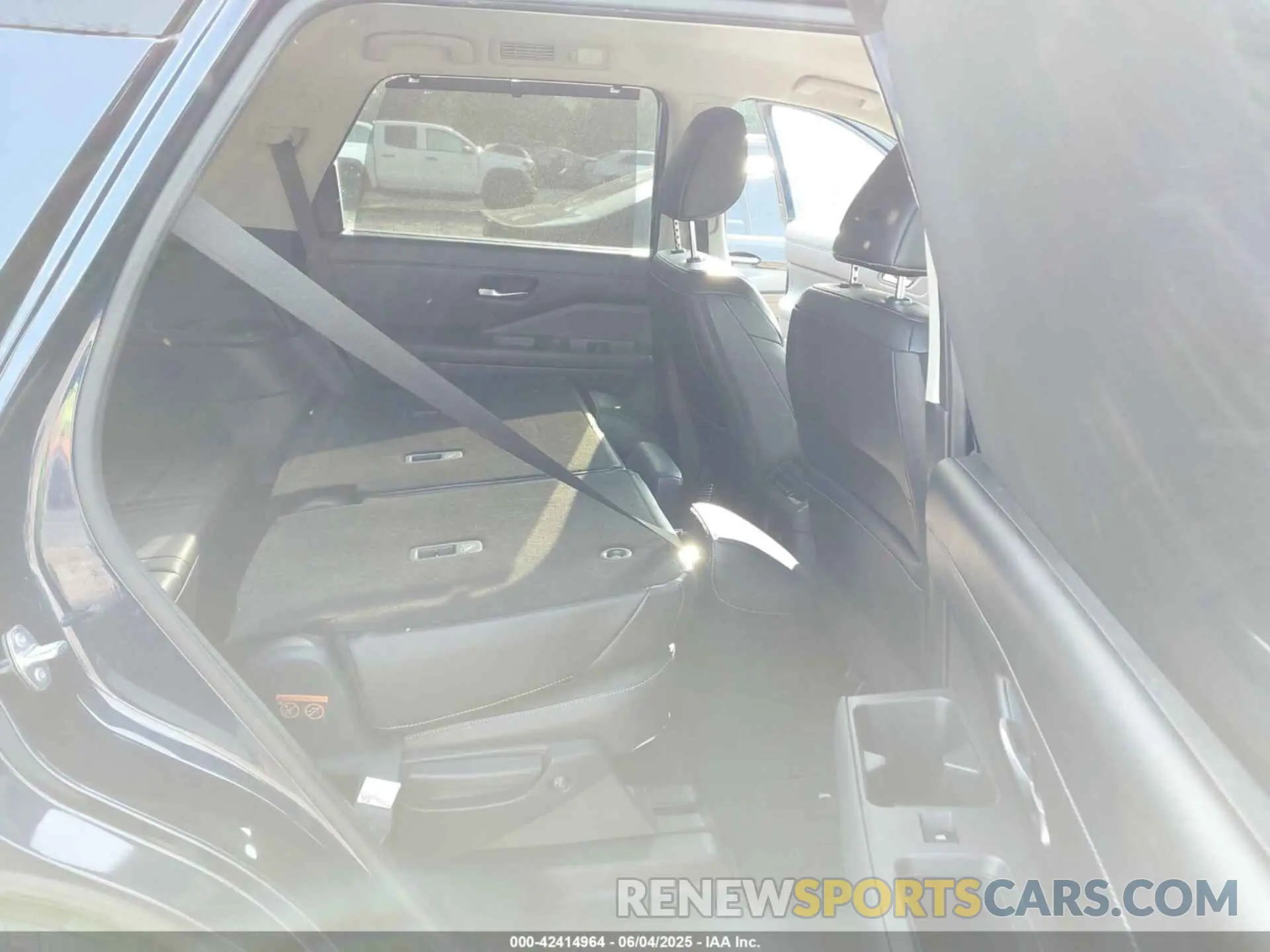 8 Photograph of a damaged car 5N1DR3CC5PC236985 NISSAN PATHFINDER 2023