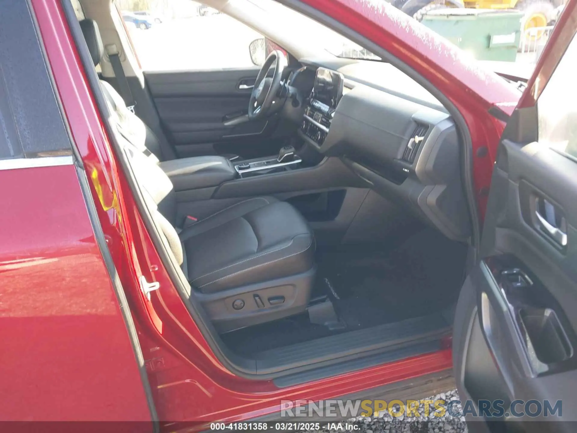 5 Photograph of a damaged car 5N1DR3CC6PC233741 NISSAN PATHFINDER 2023